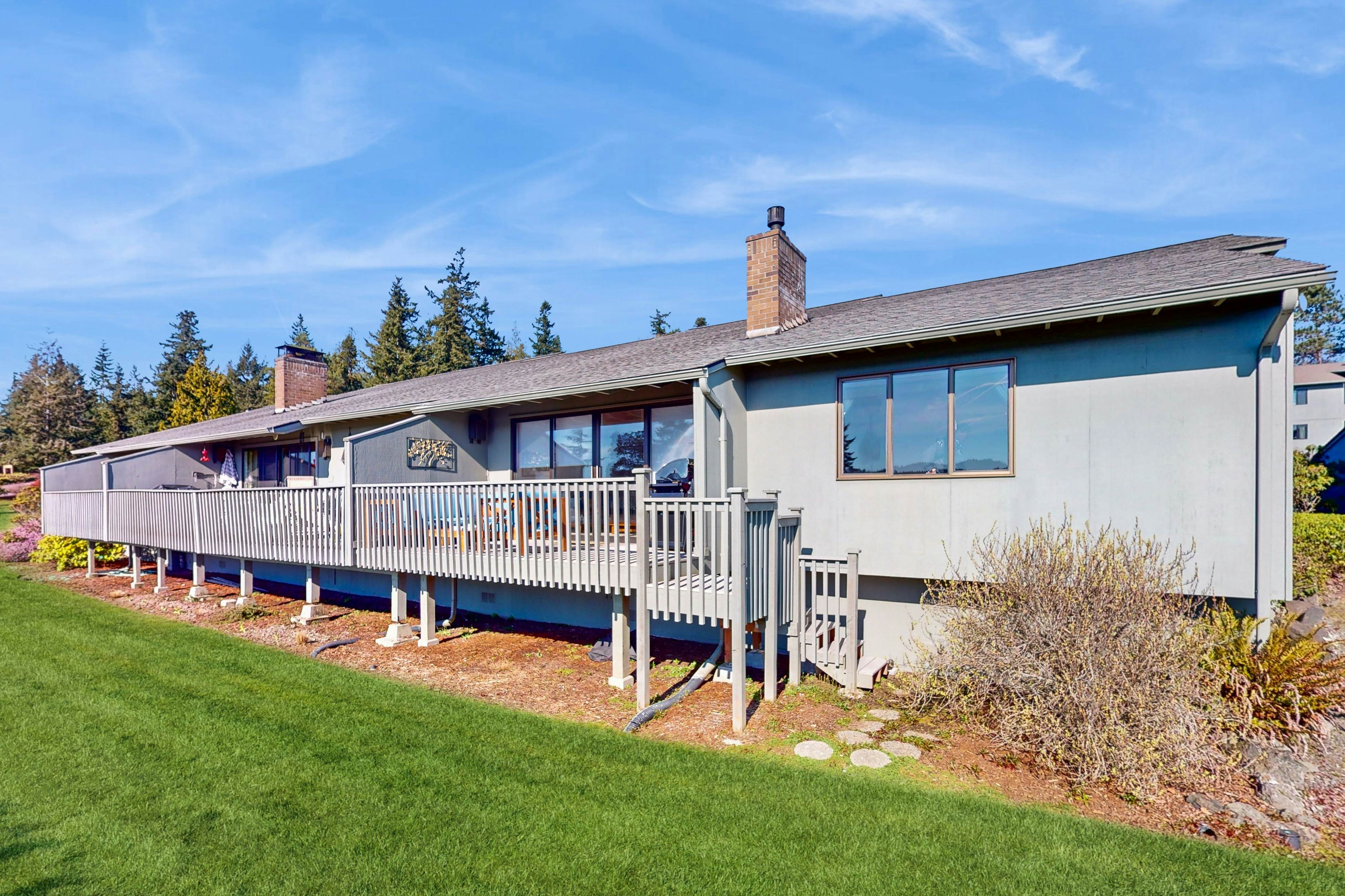 Ludlow Seaside Hale'