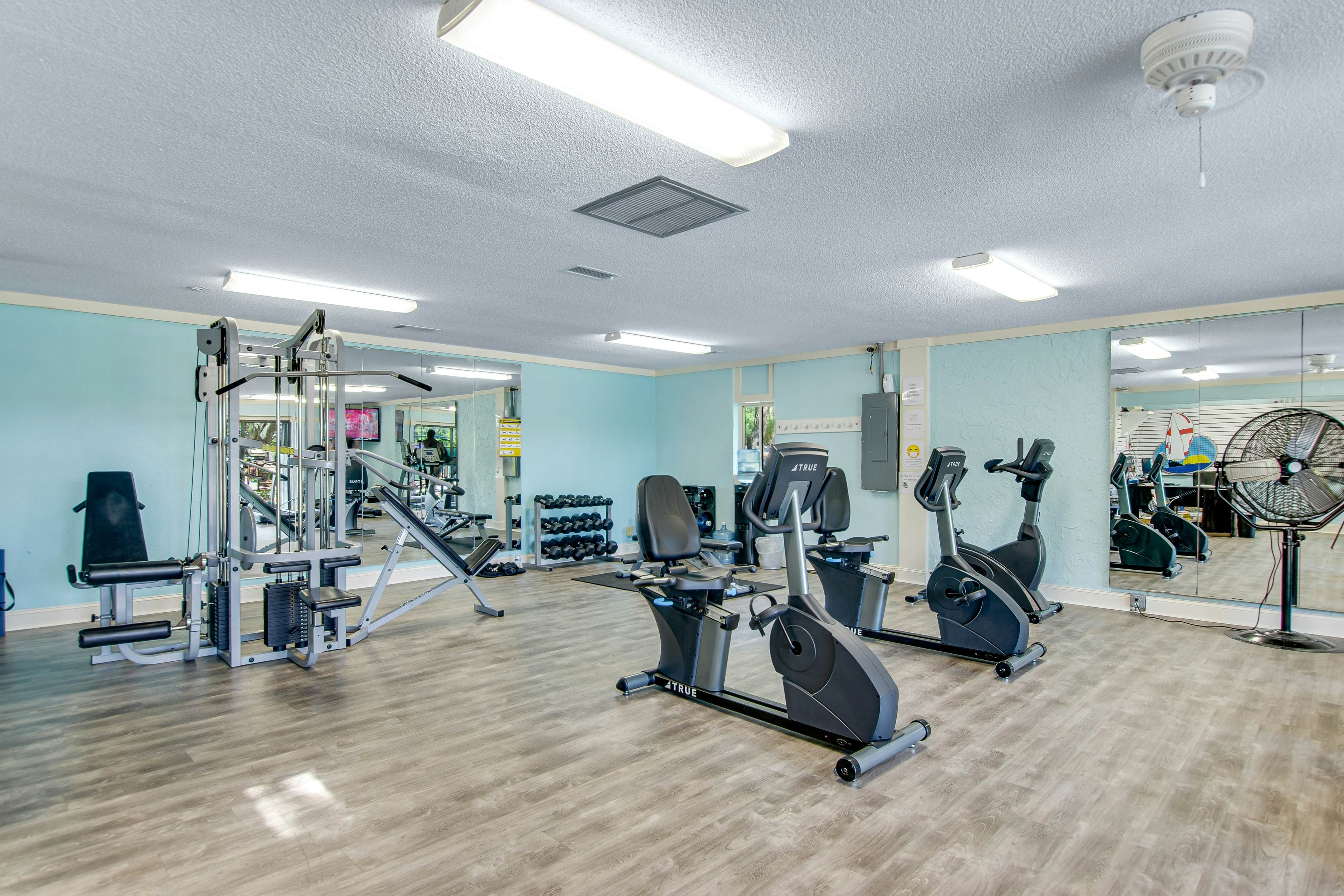 HH Beach & Tennis B127