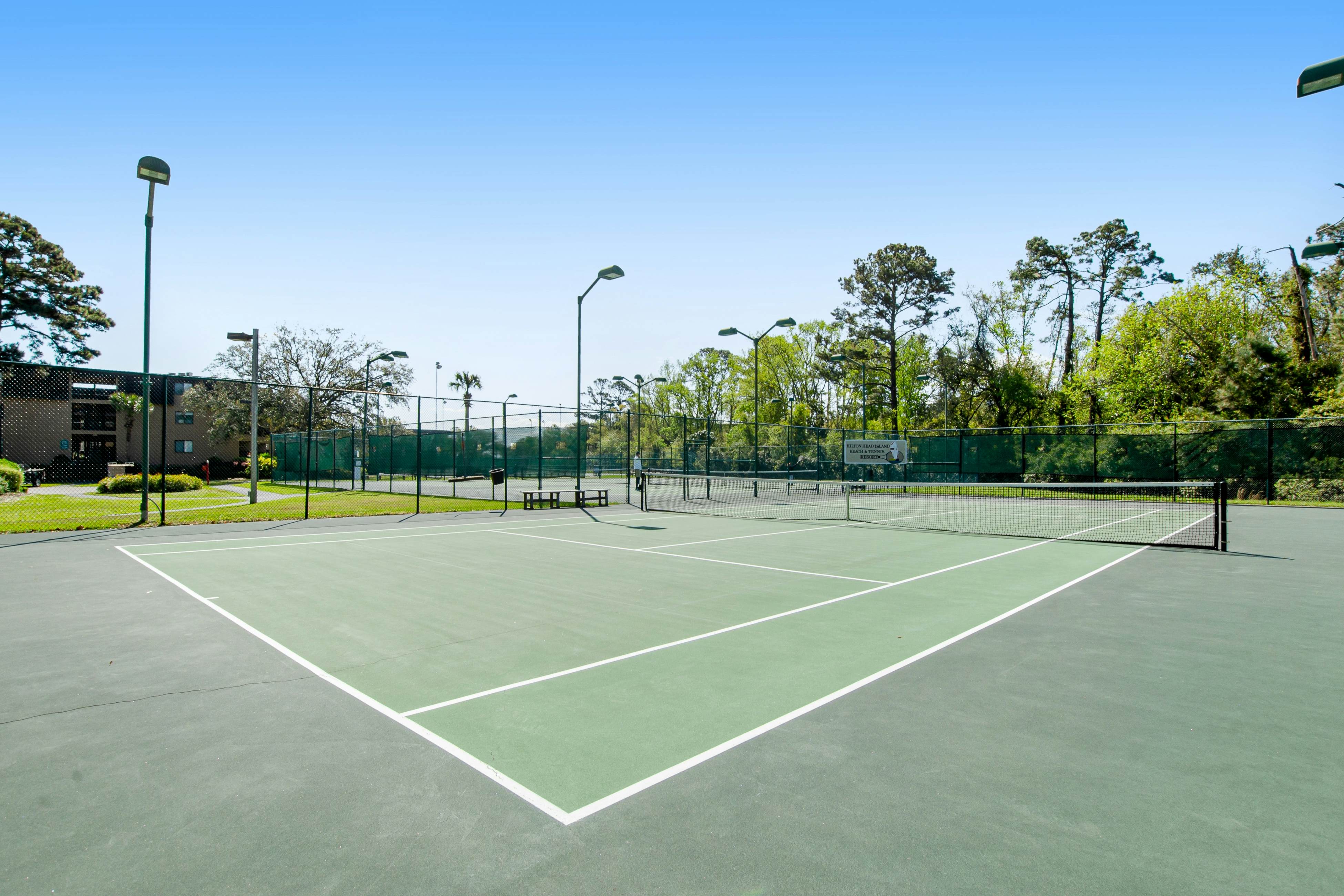 HH Beach & Tennis B127