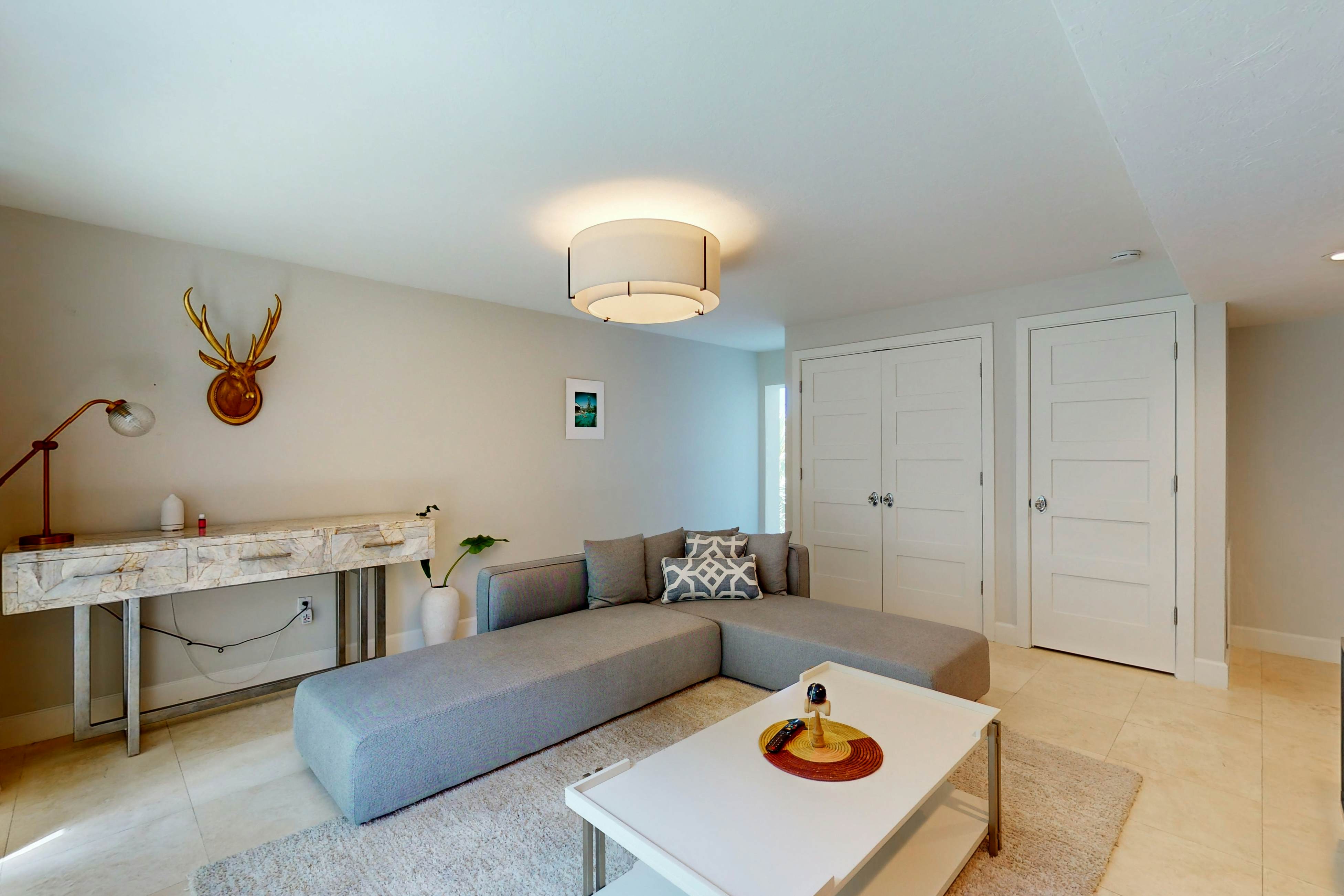 8 Pines - Sarasota Bay