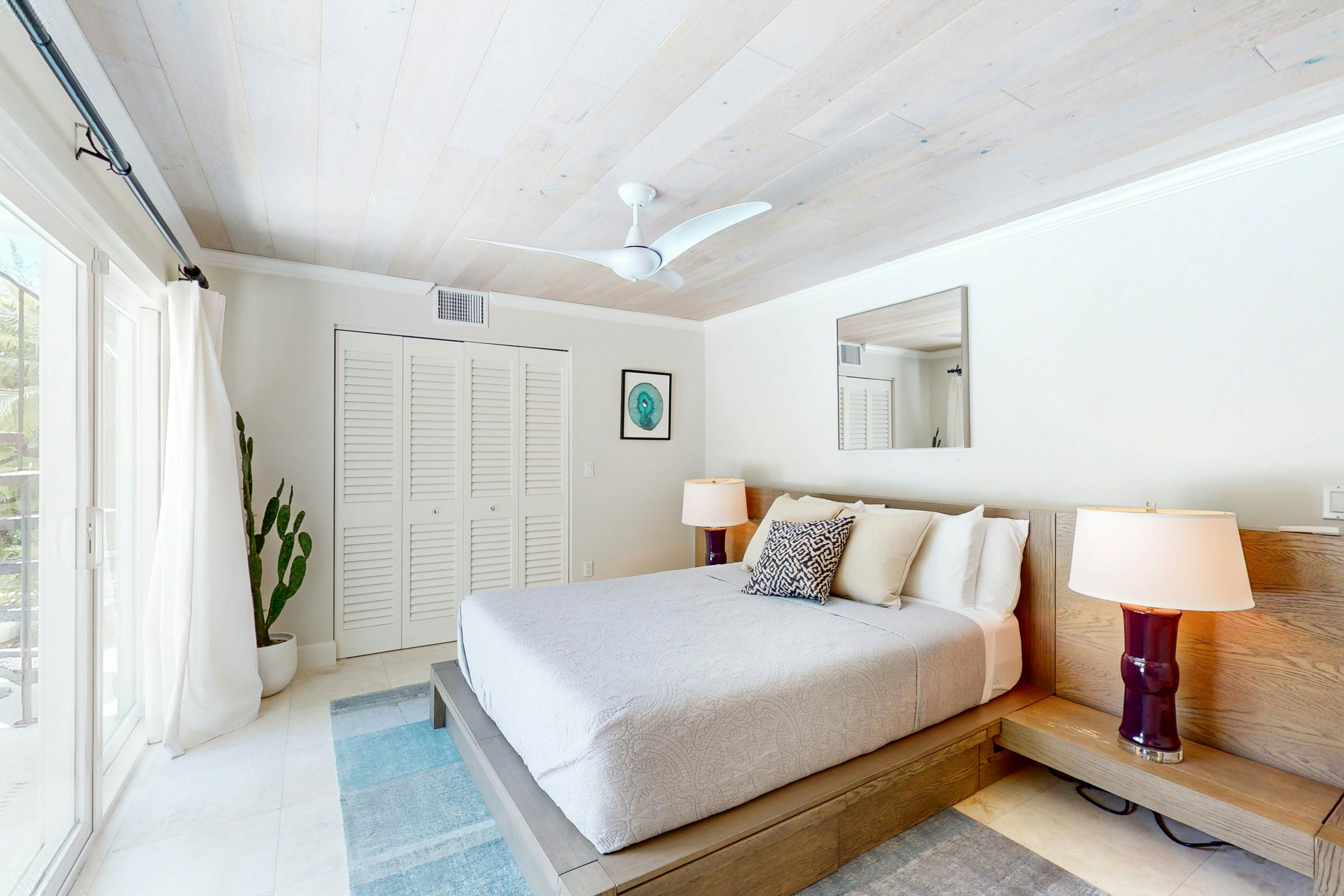 8 Pines - Sarasota Bay