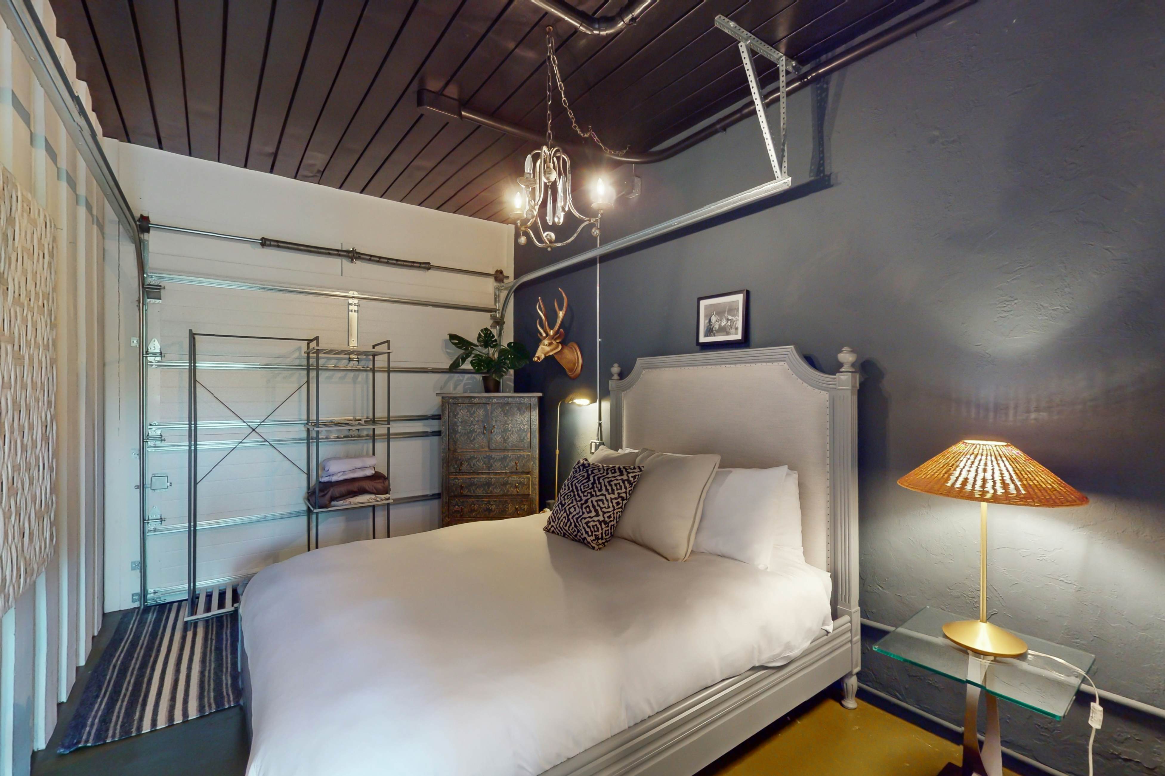 8 Pines - Sarasota Bay