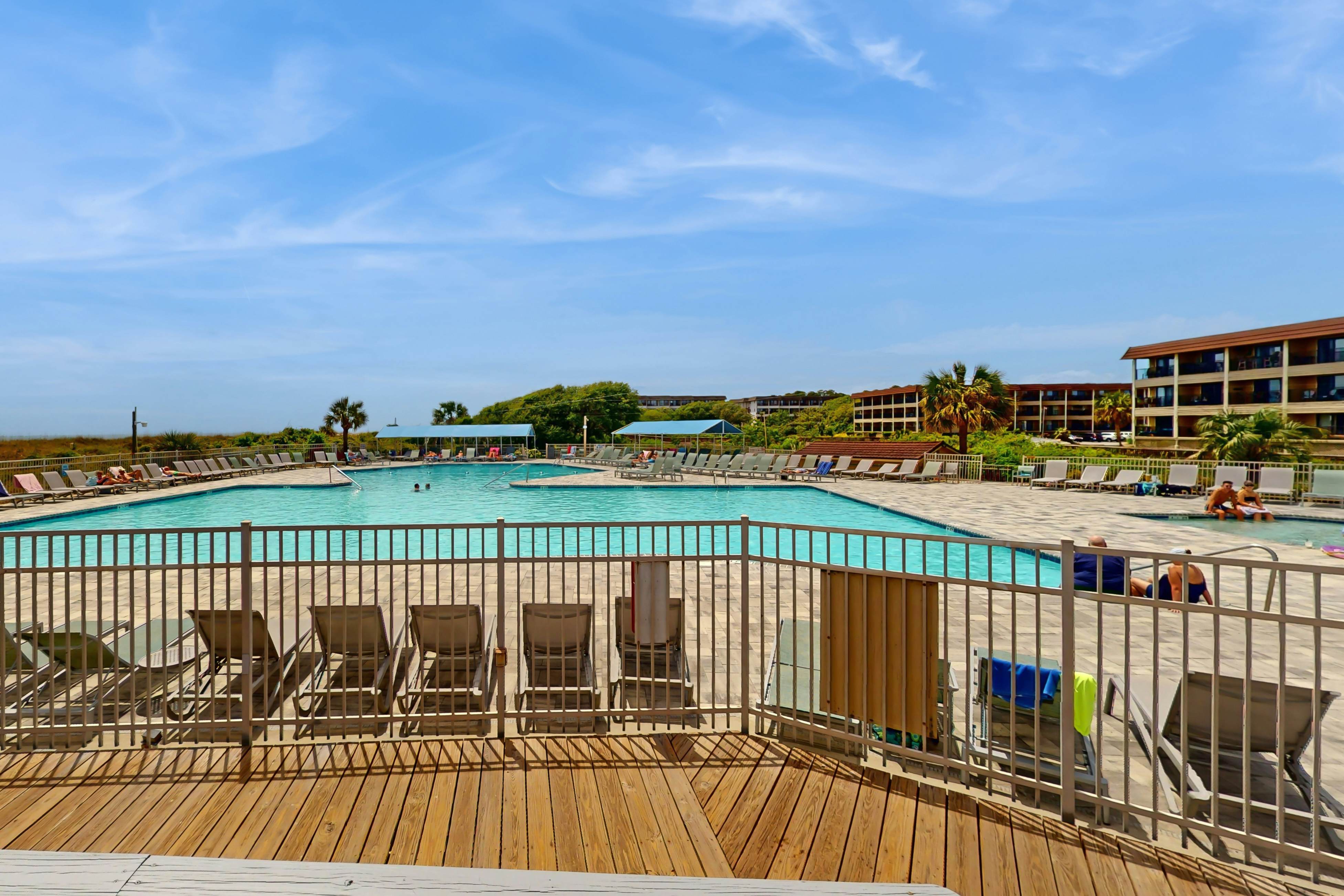 HH Beach & Tennis B127