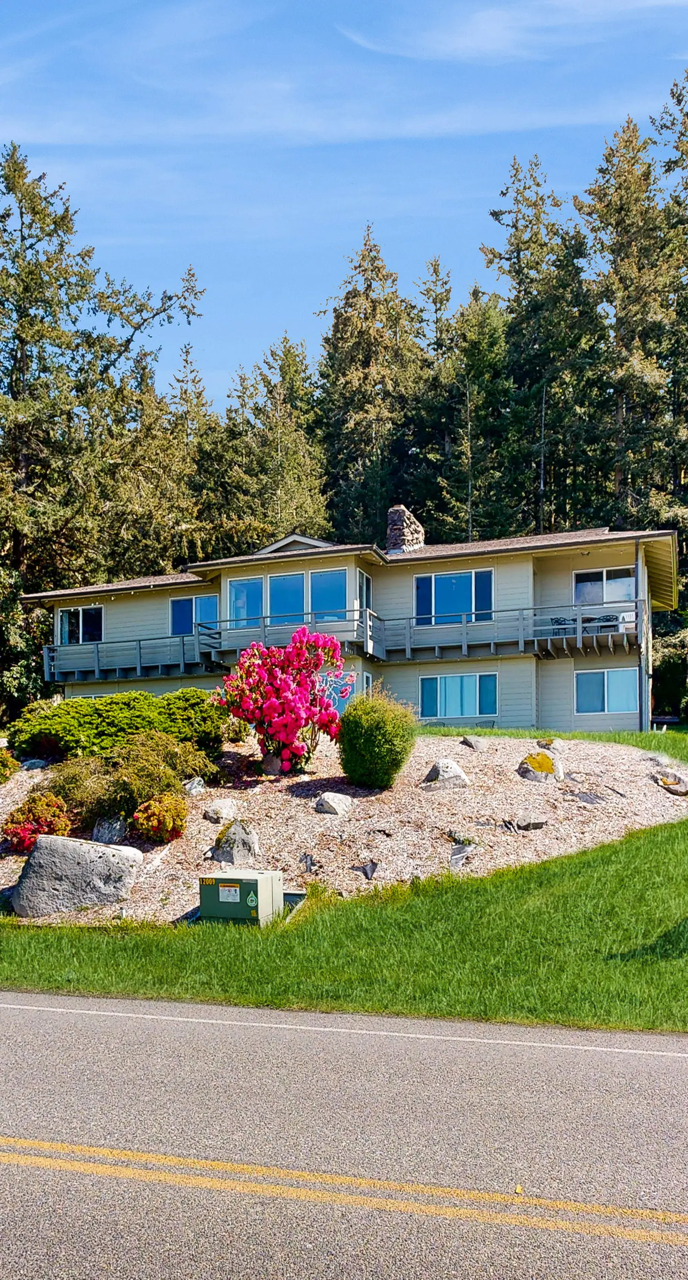 Davis House on the Bay