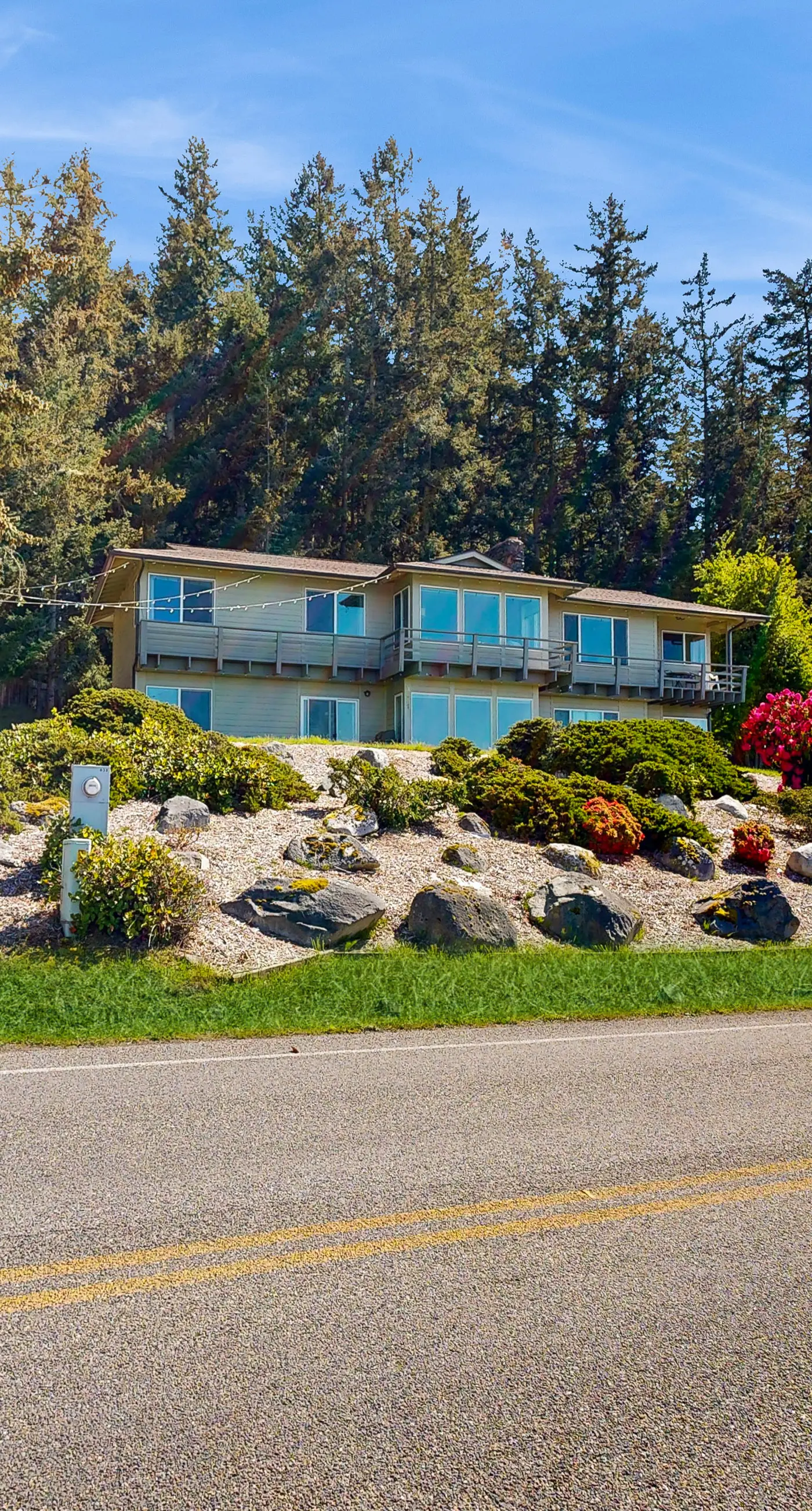 Davis House on the Bay