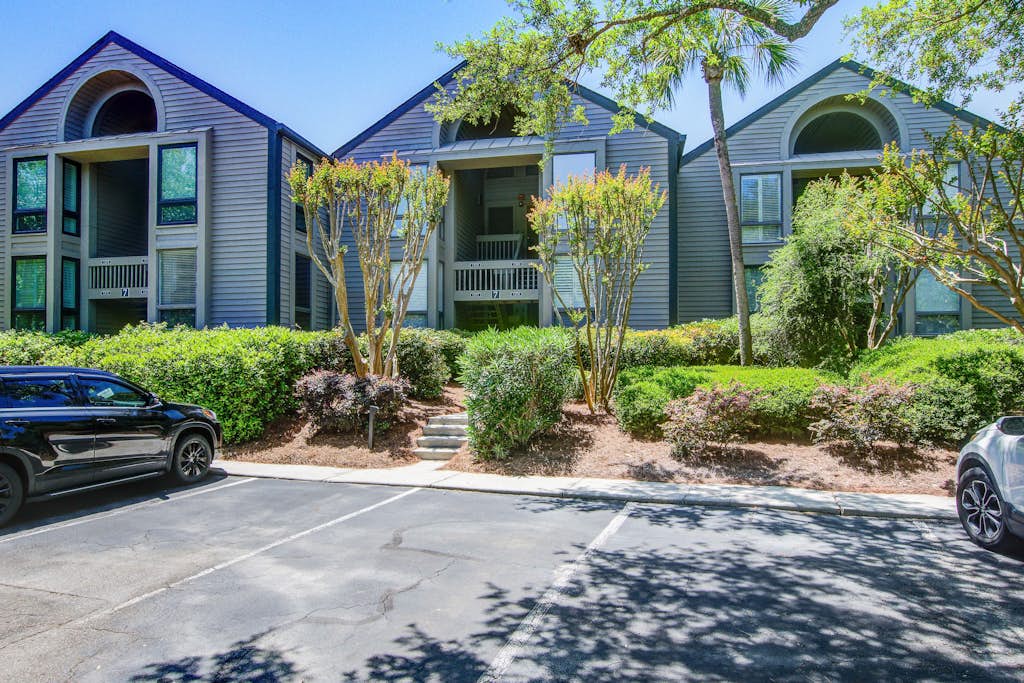 Beachfront villa with dolphin viewing deck, shared pools, tennis, golf & more — Seabrook Island, SC — vacation rental