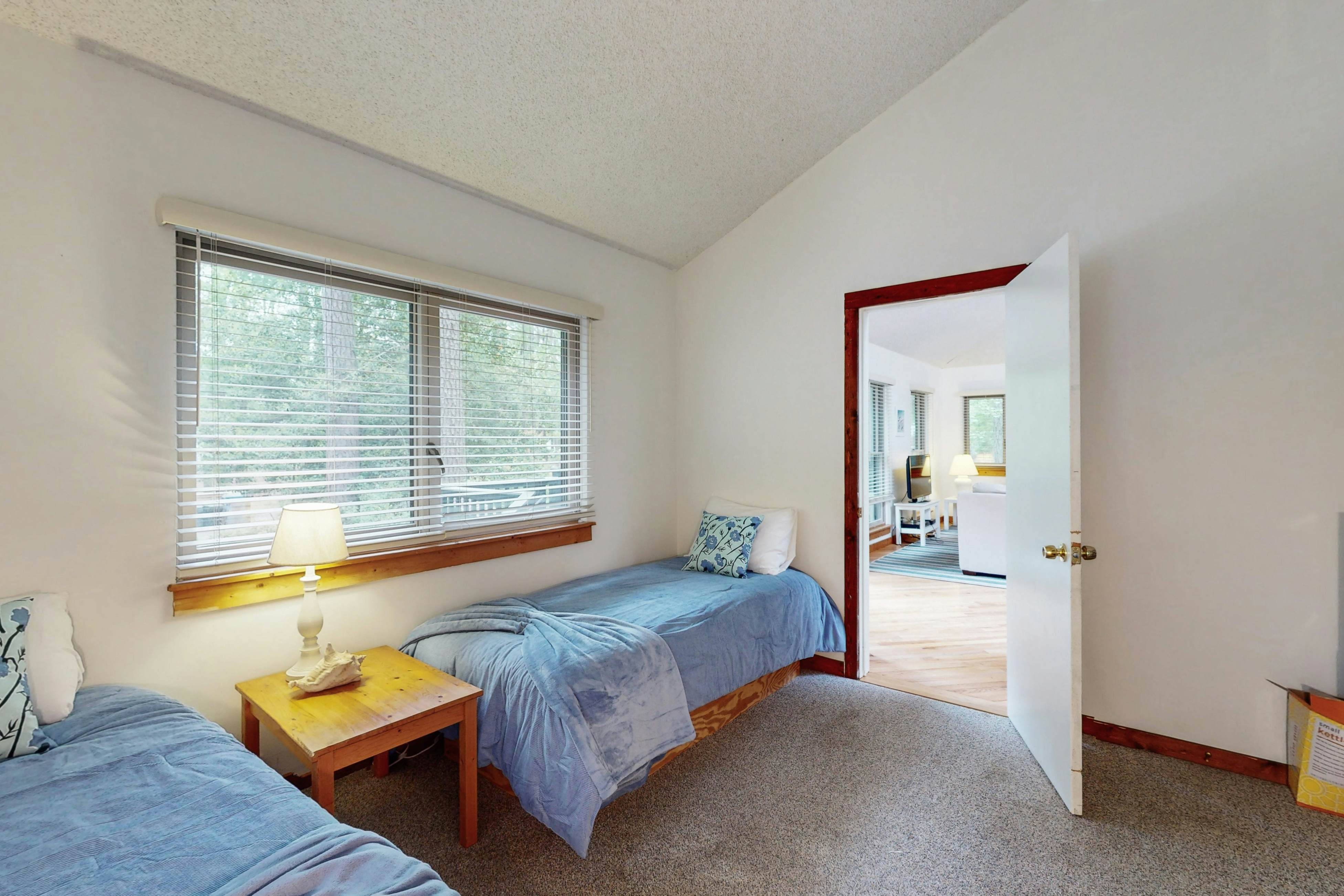 Middlesex Beach - 137 Evergreen Rd