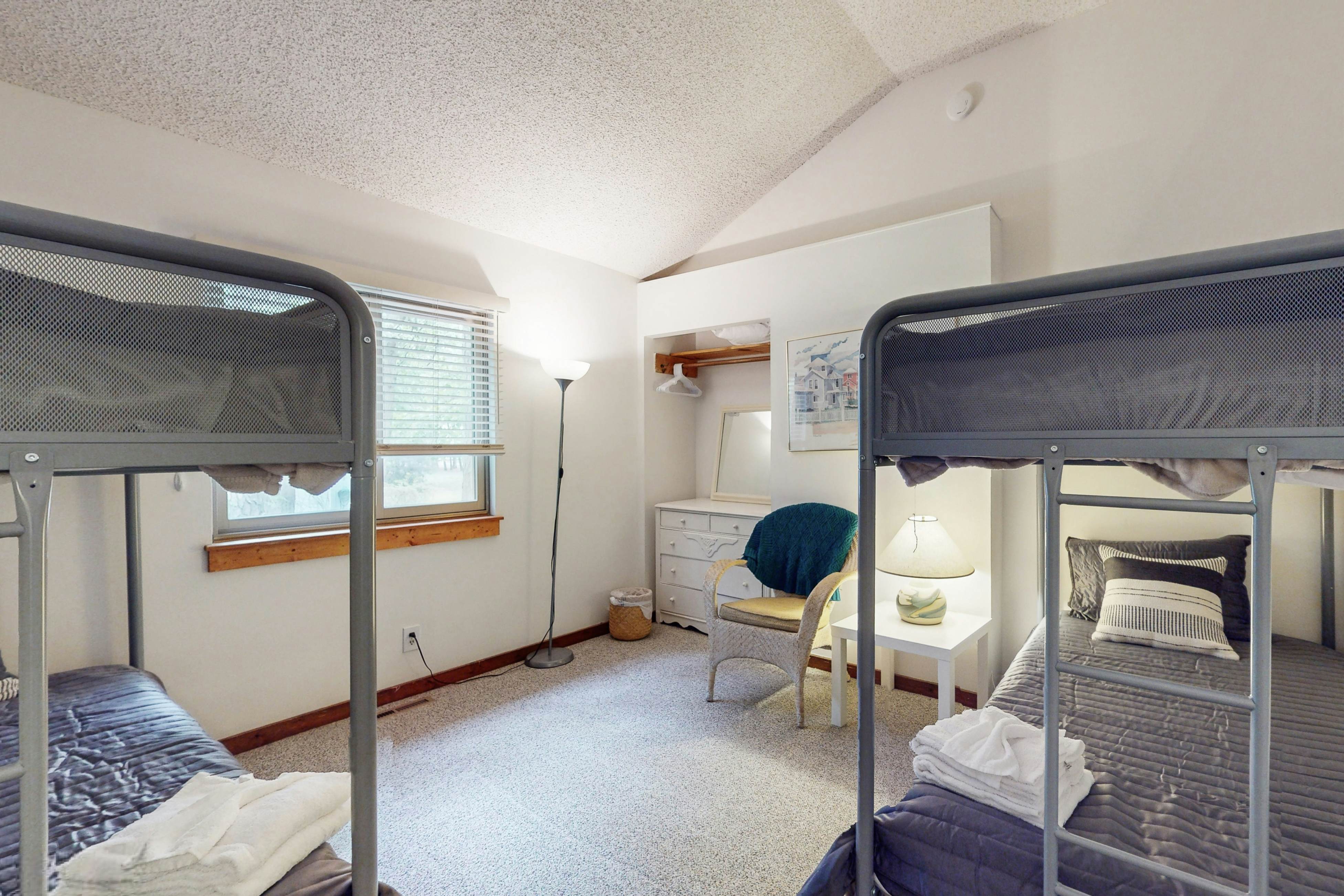 Middlesex Beach - 137 Evergreen Rd