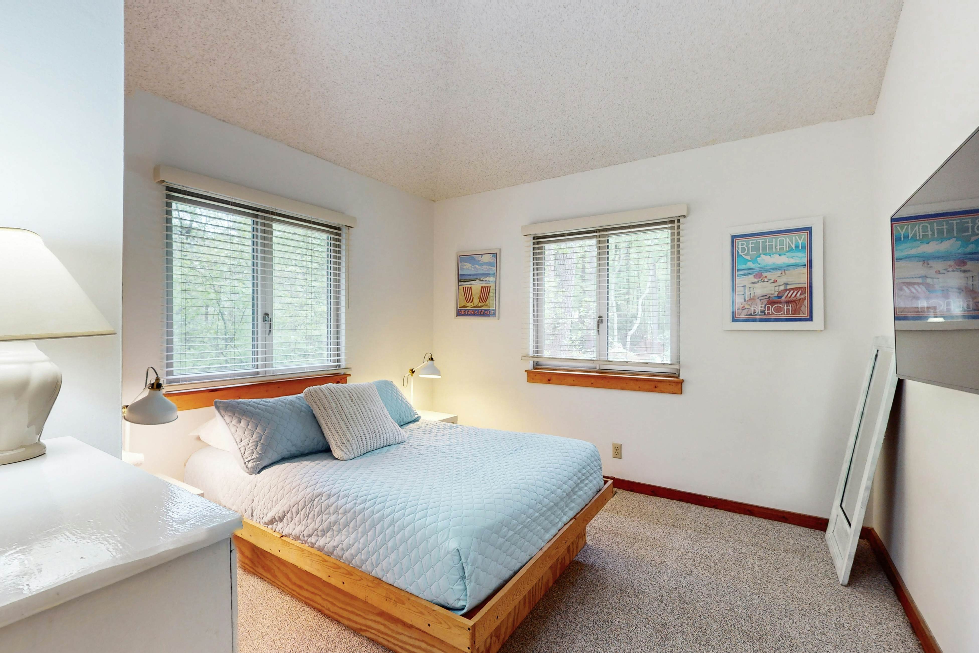 Middlesex Beach - 137 Evergreen Rd