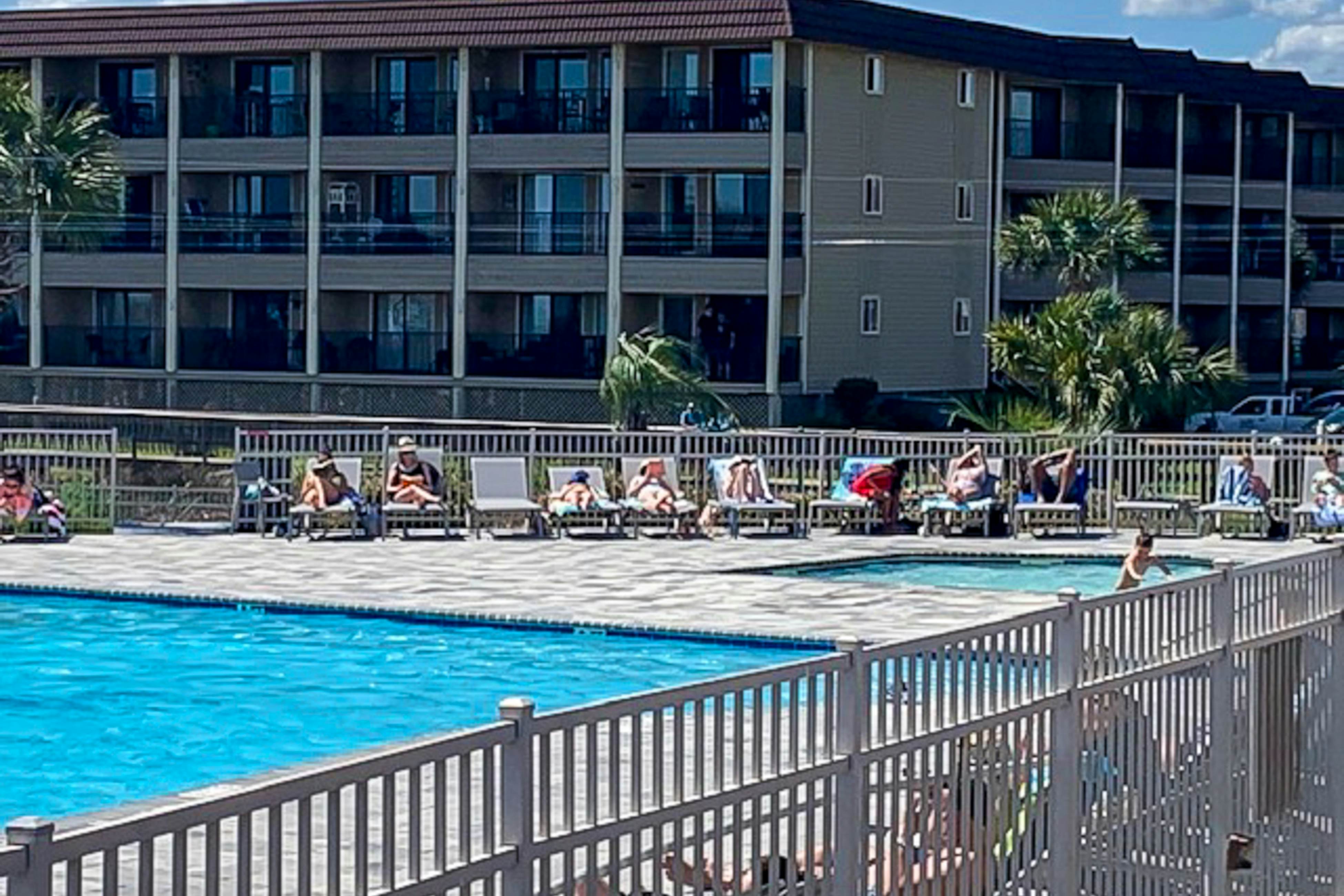 HH Beach & Tennis B127