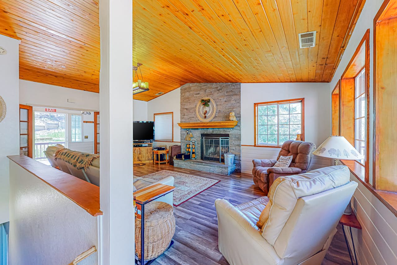 Creekside Cabin 3 BD Crestline, CA Vacation Rental Vacasa
