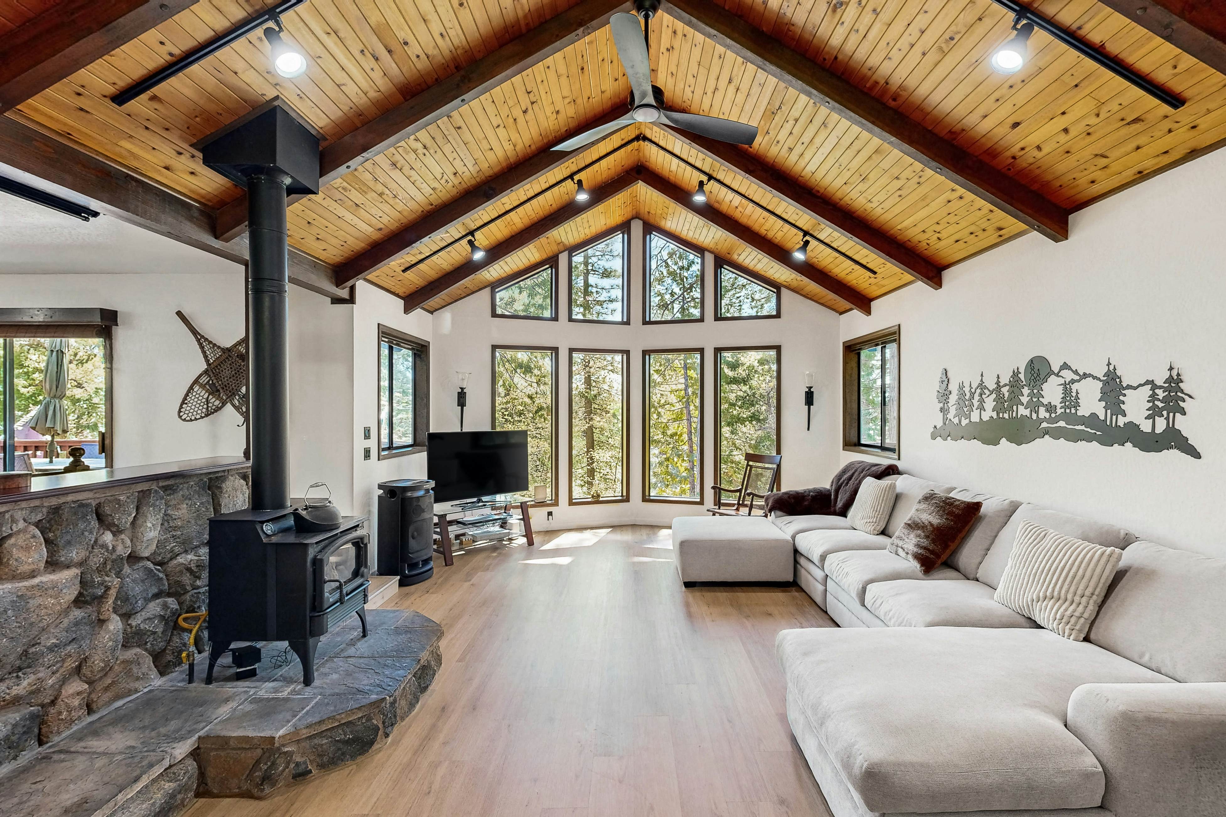 Arnold Adventure House