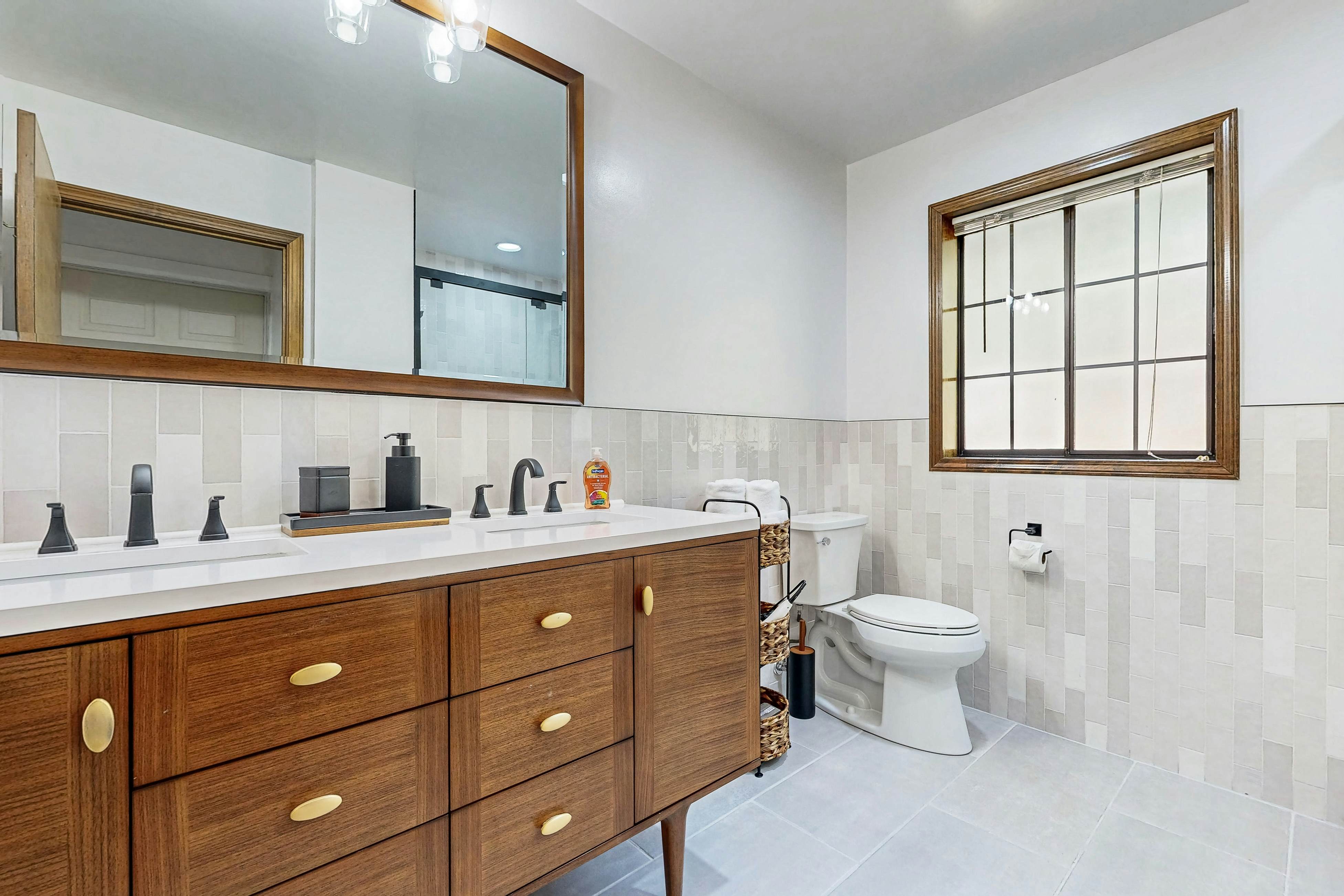 Arnold Adventure House