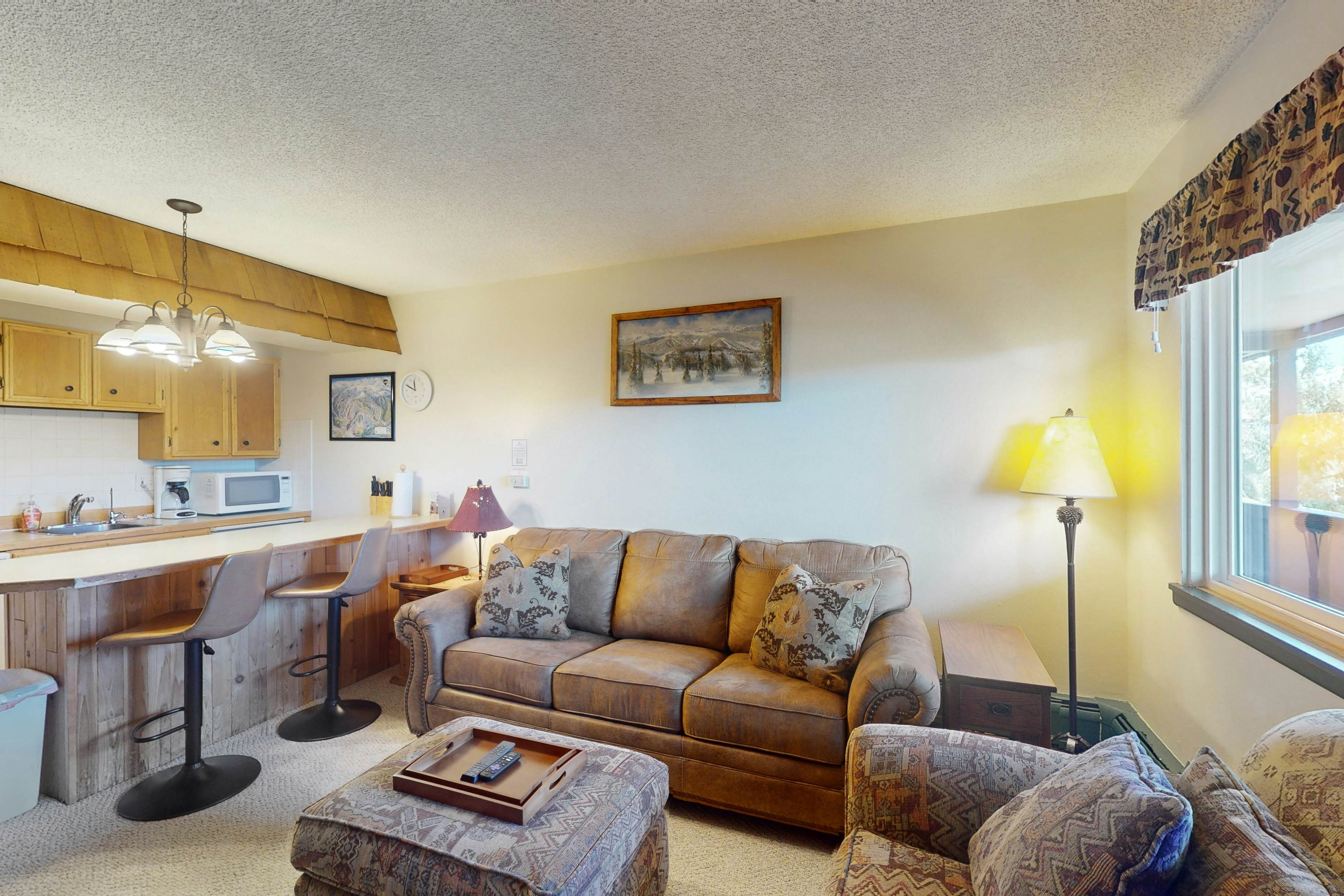 Hi Country Haus  6-15