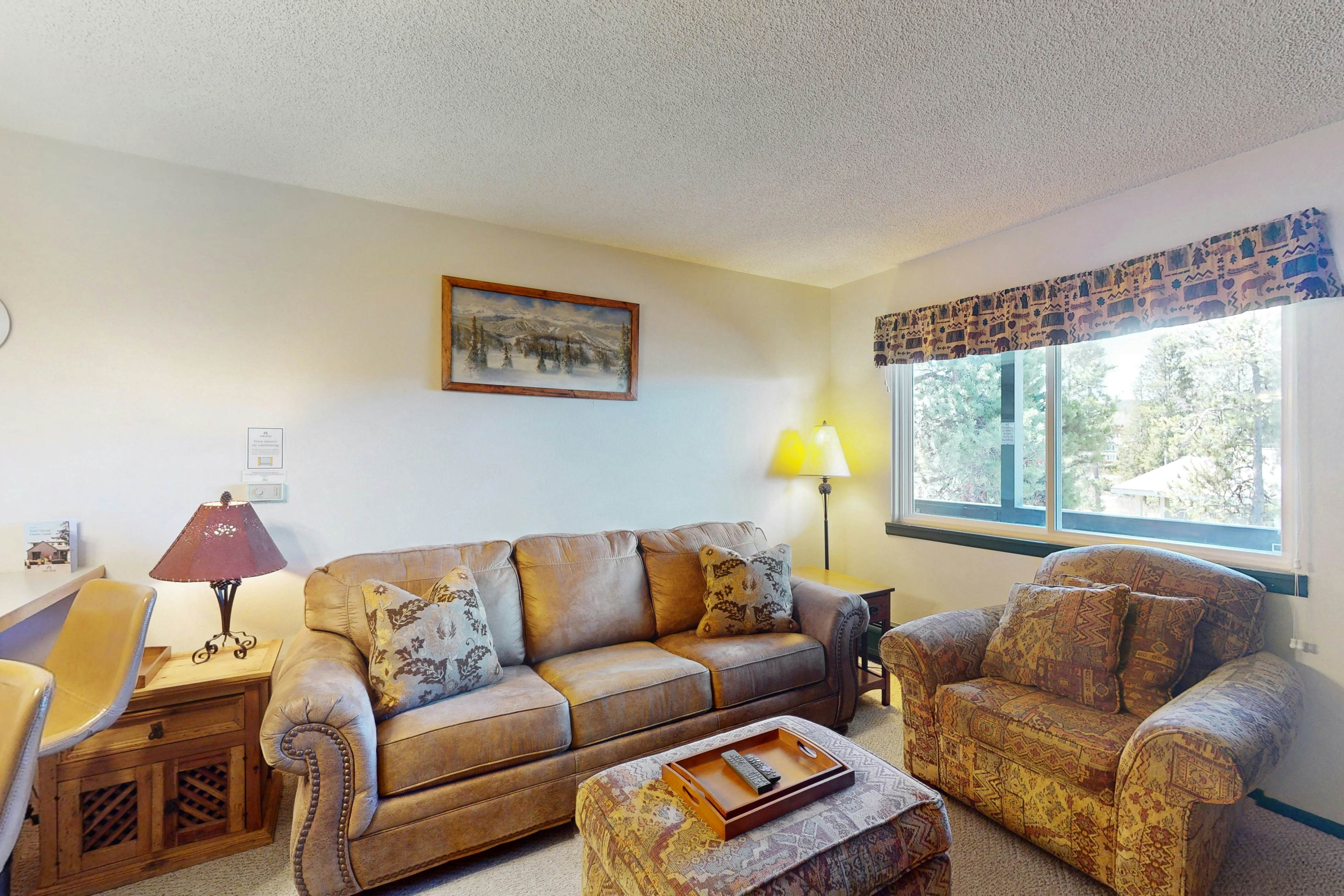 Hi Country Haus  6-15