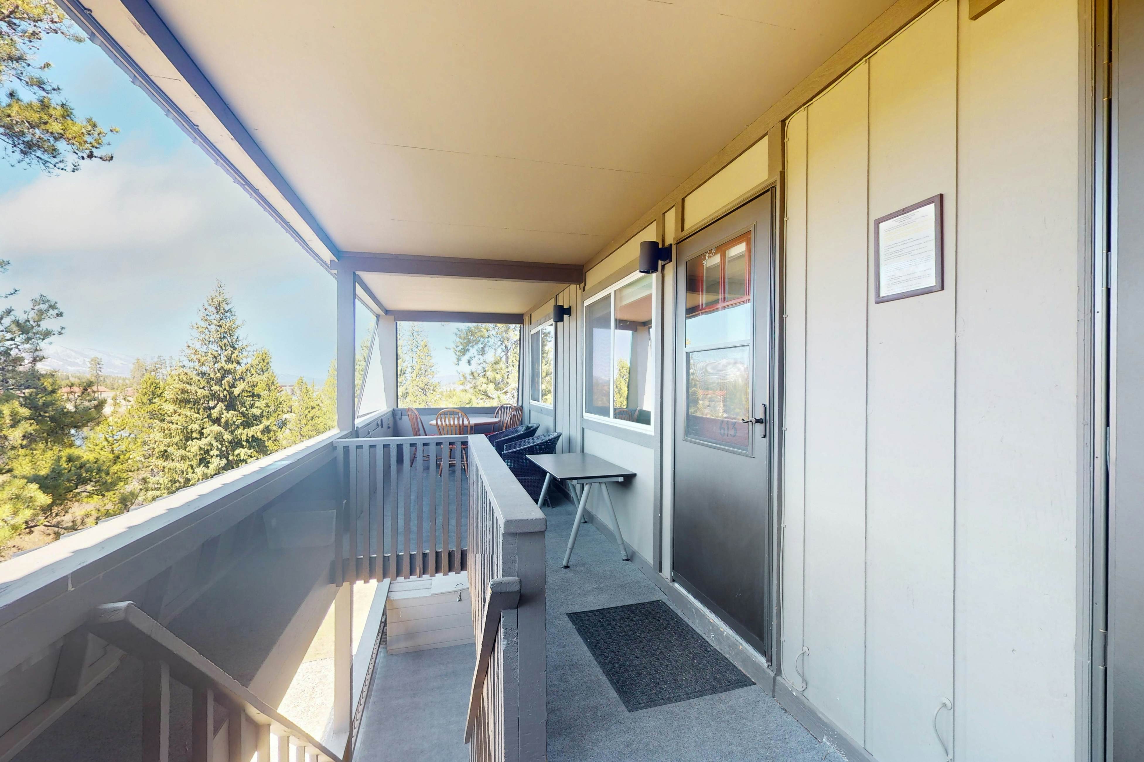 Hi Country Haus  6-15