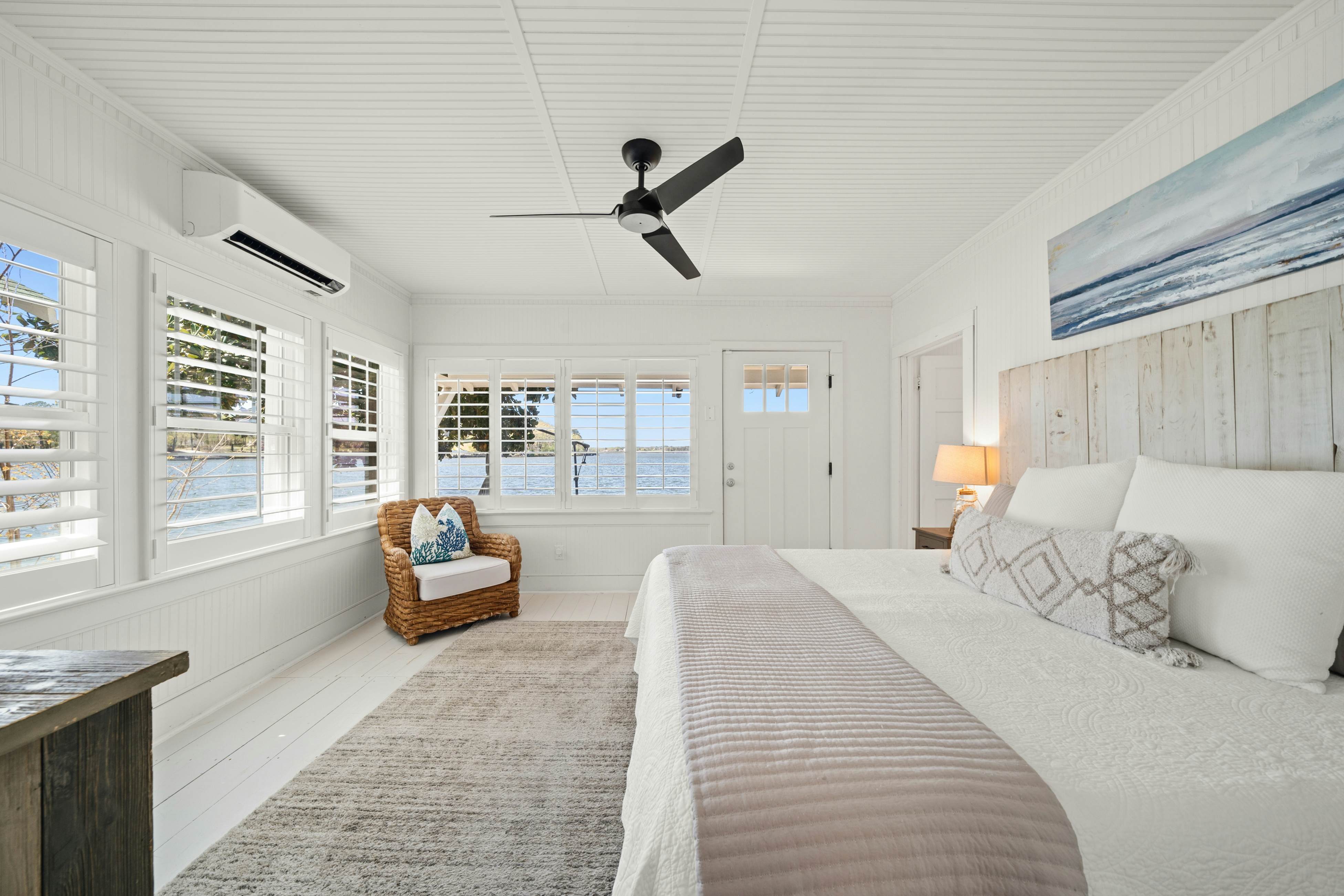 The Magnolia White House