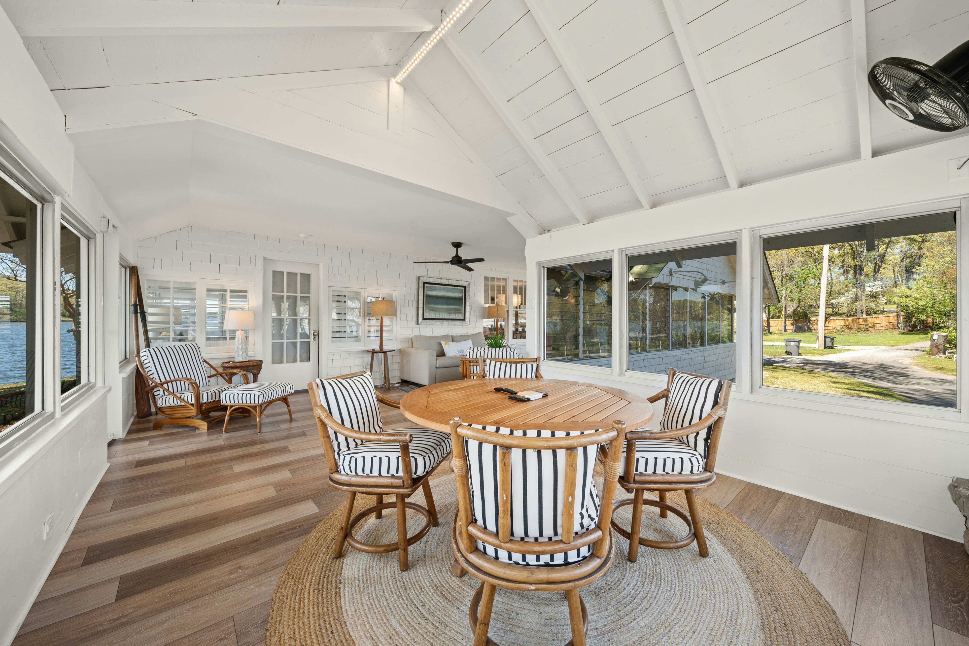 The Magnolia White House