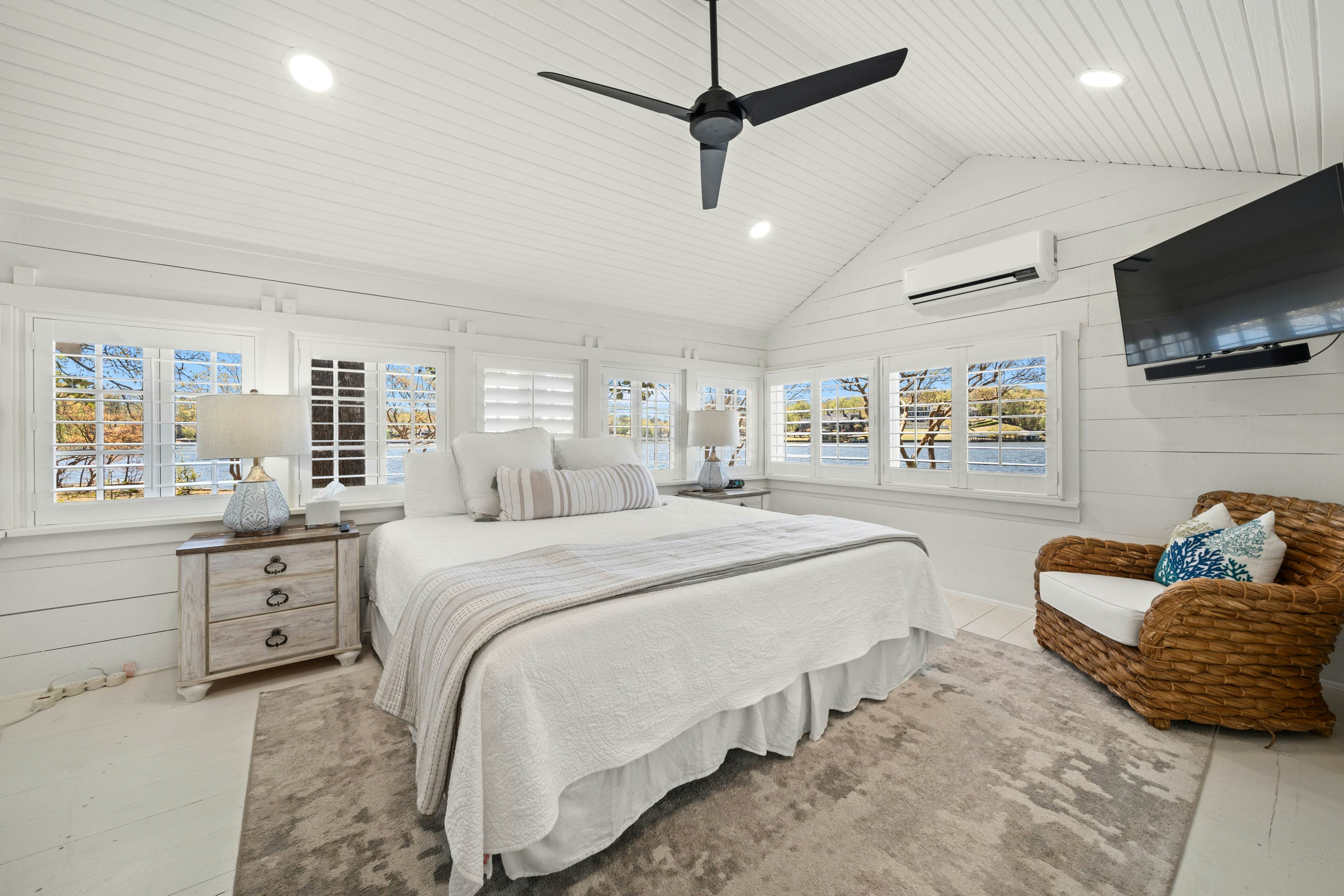 The Magnolia White House