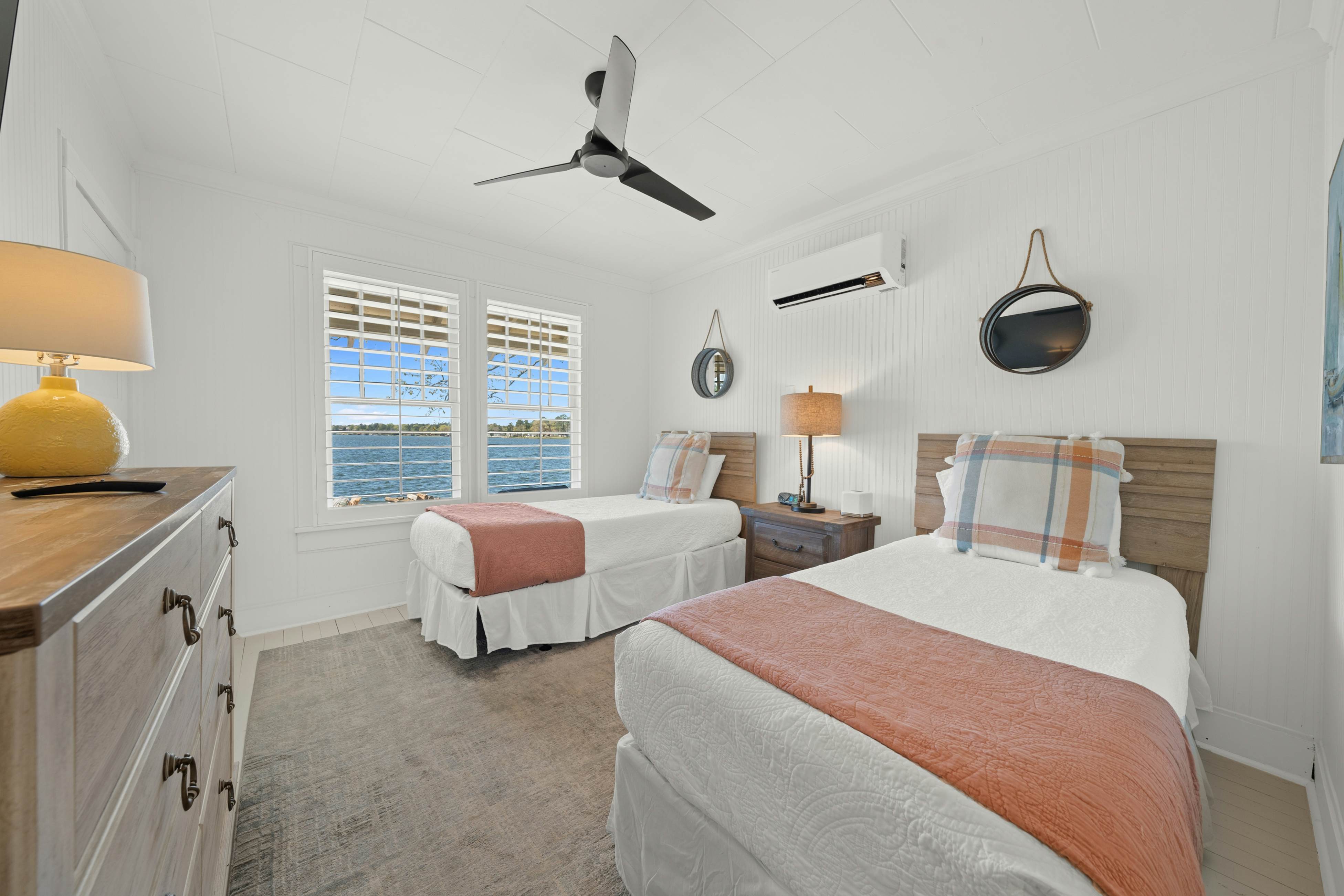 The Magnolia White House