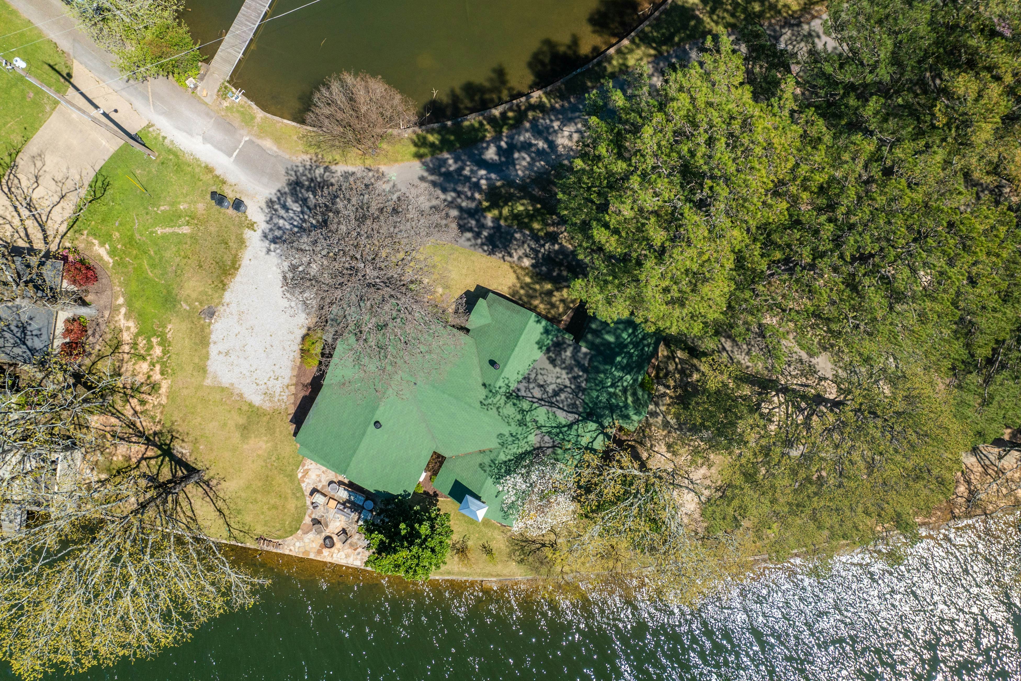 The Magnolia White House