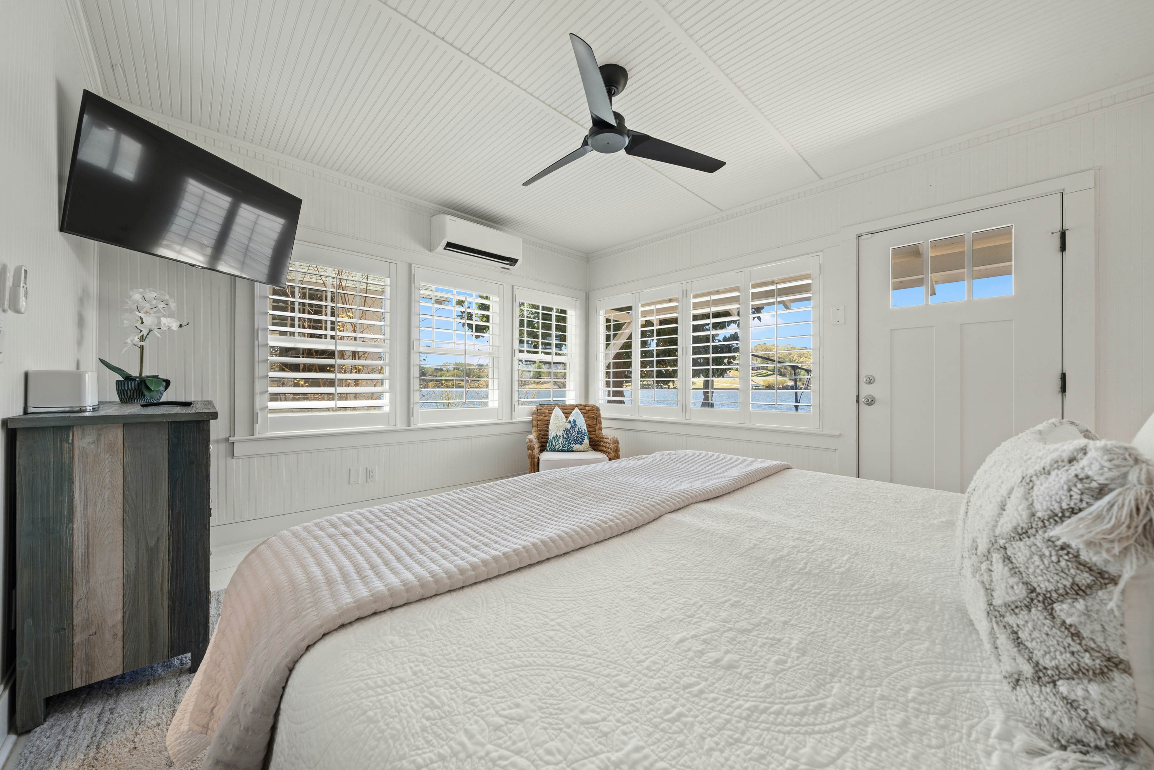 The Magnolia White House