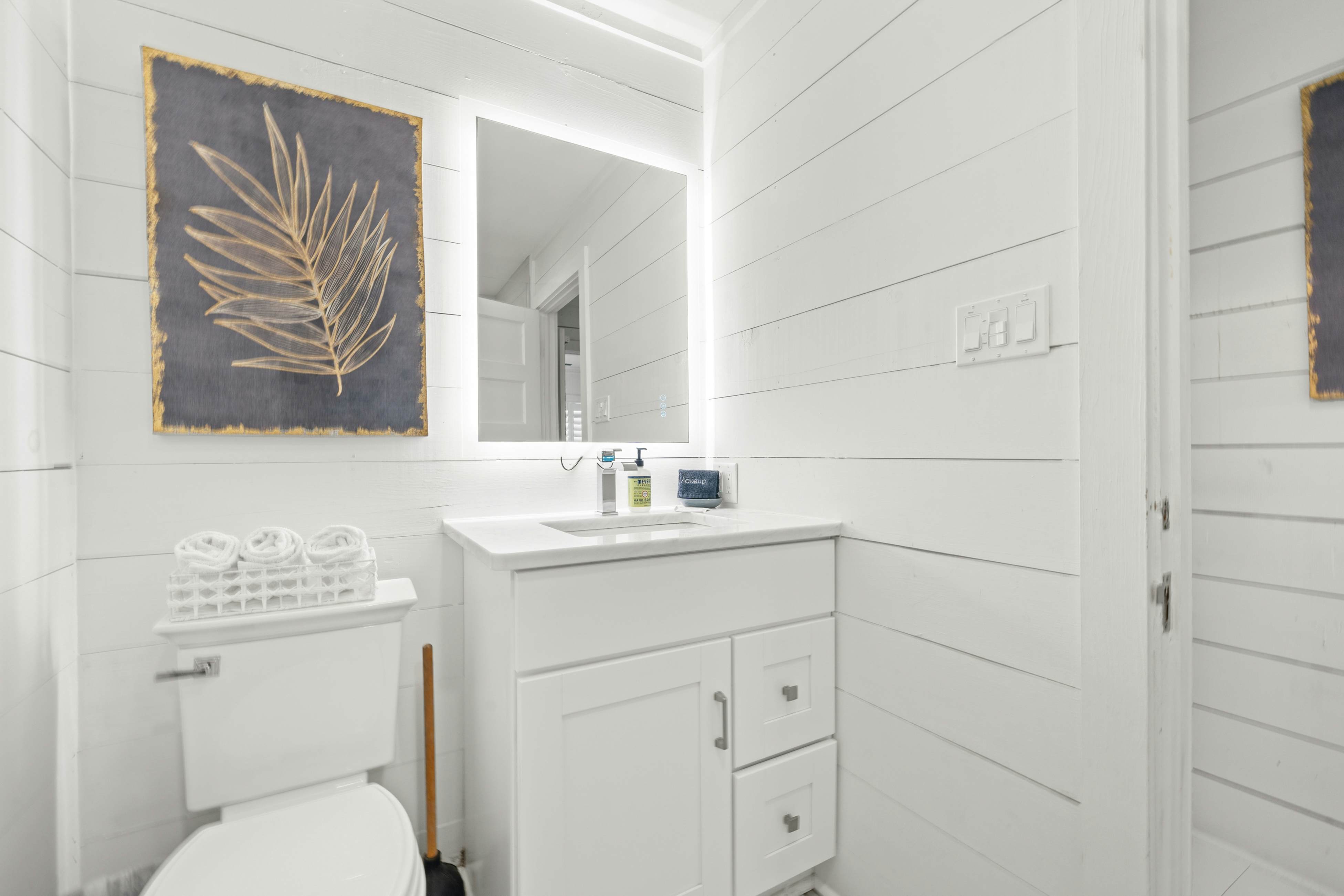 The Magnolia White House