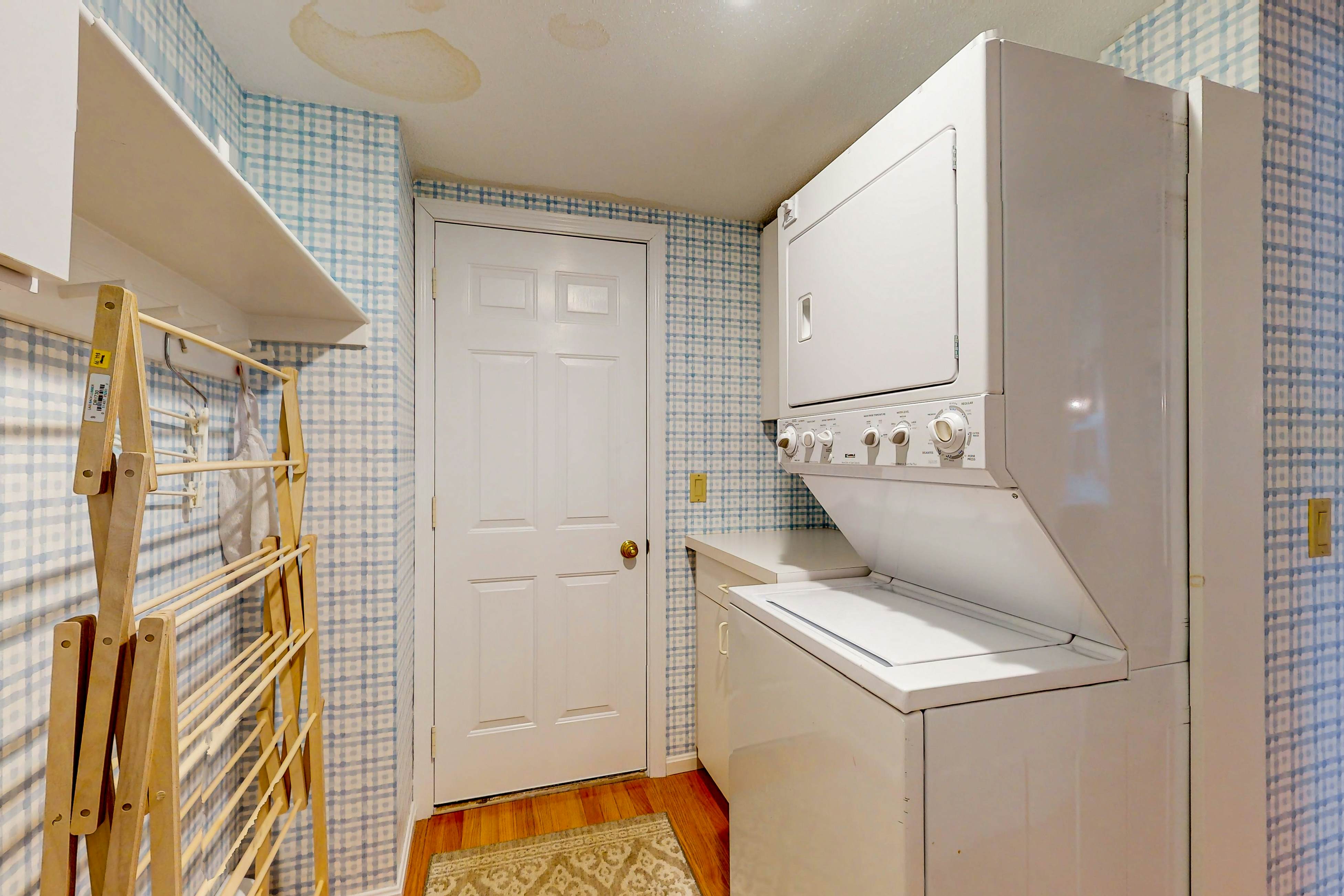 Lake View by the Mountain