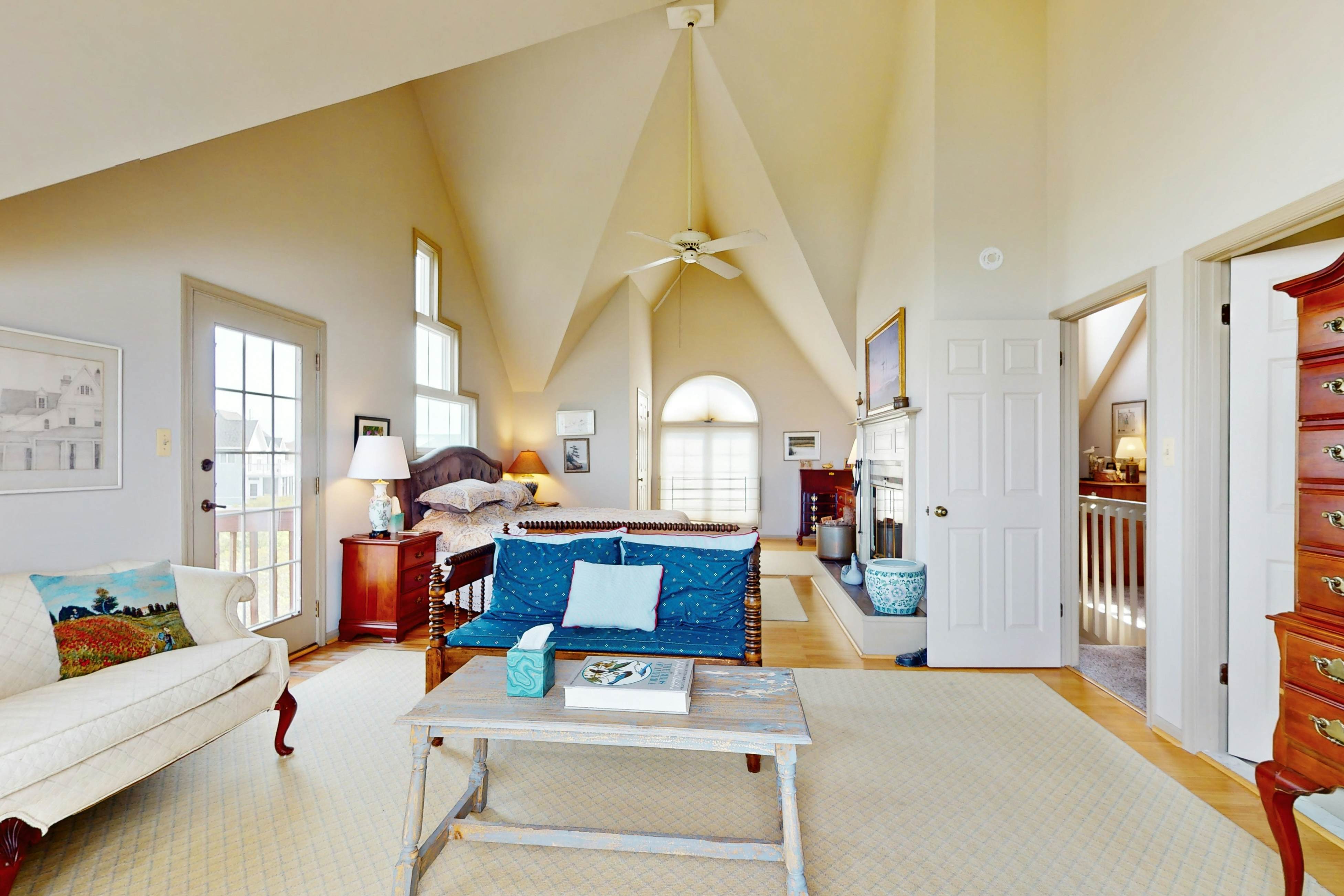 Seatowne - 36912 Bayside Dr