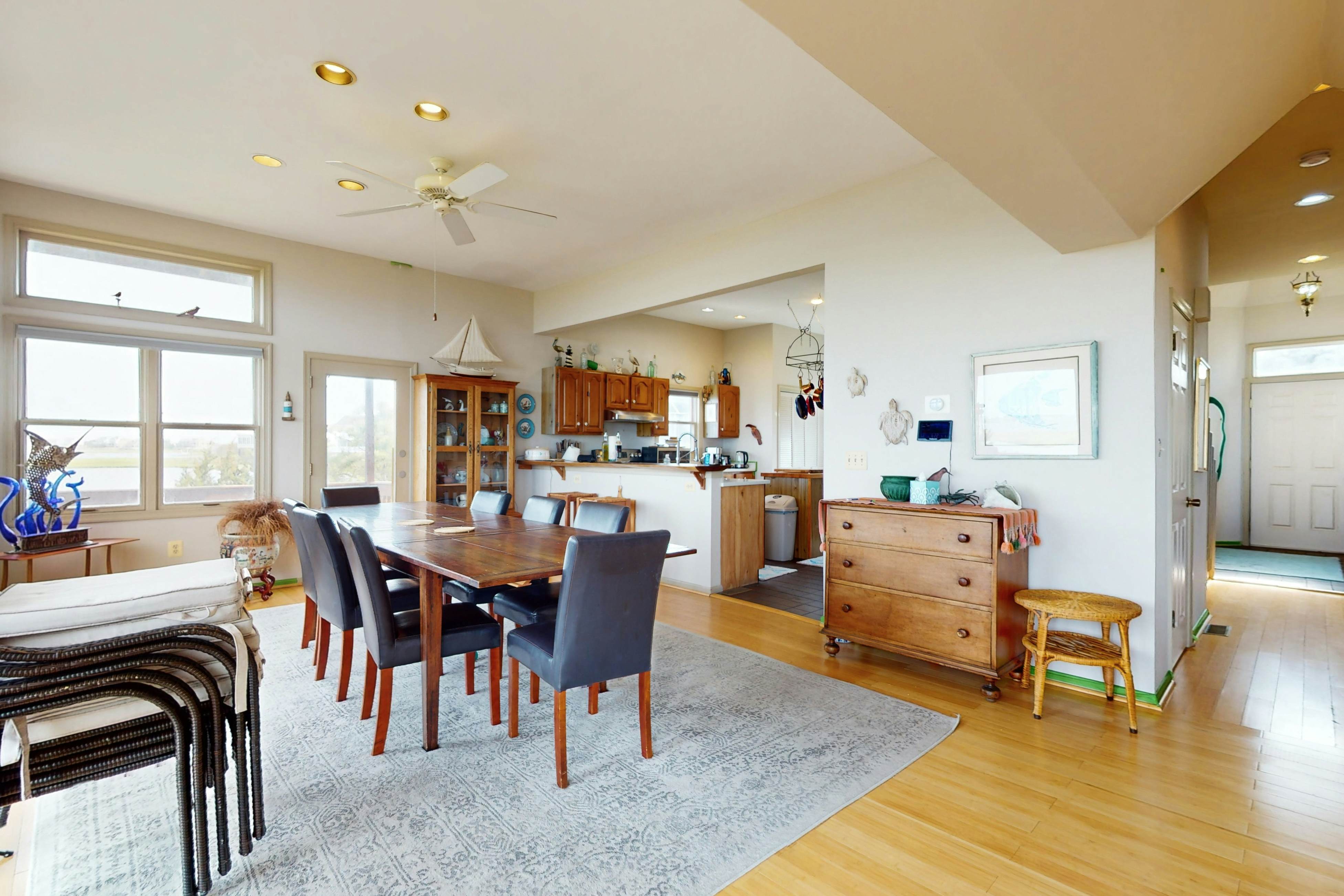 Seatowne - 36912 Bayside Dr