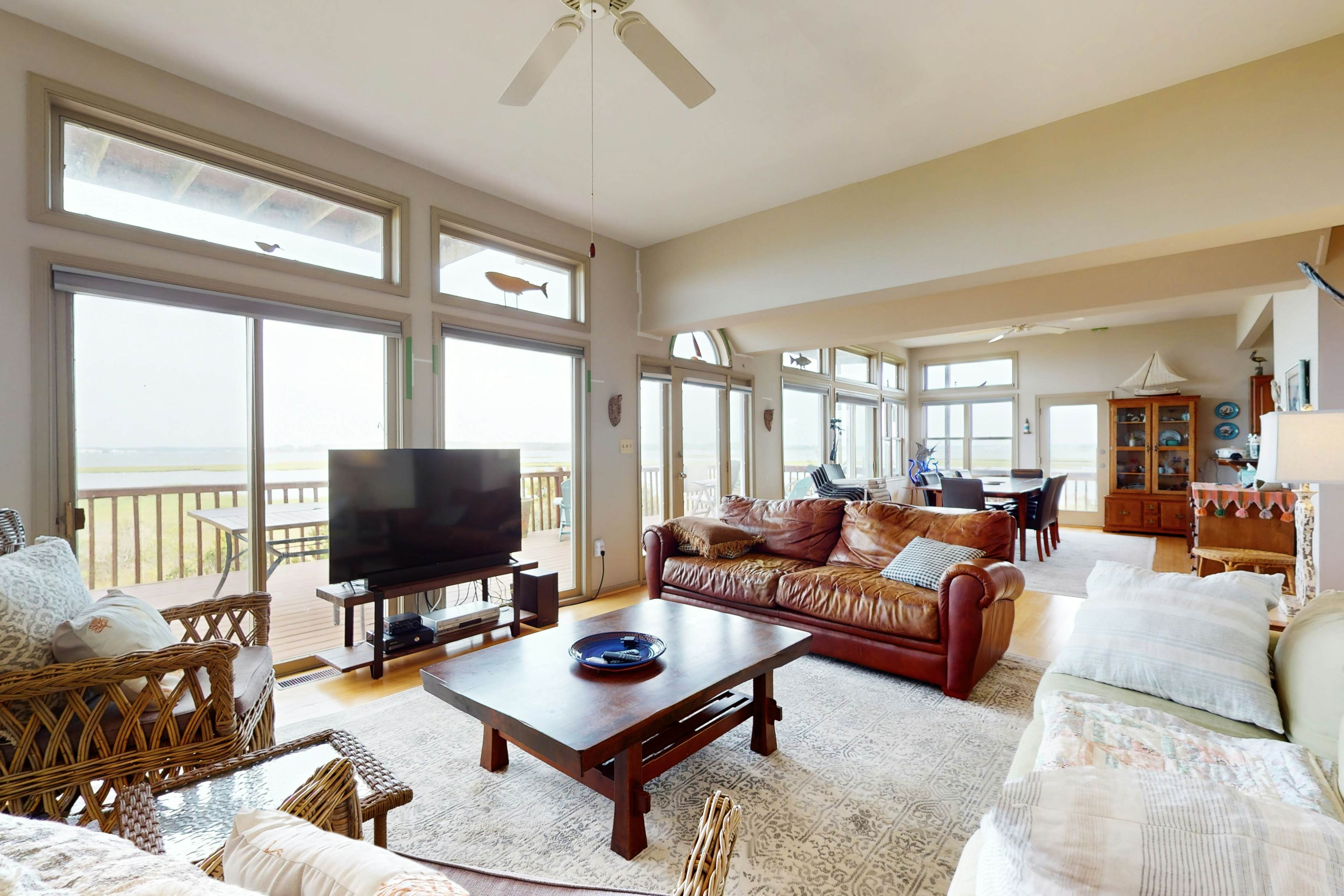 Seatowne - 36912 Bayside Dr