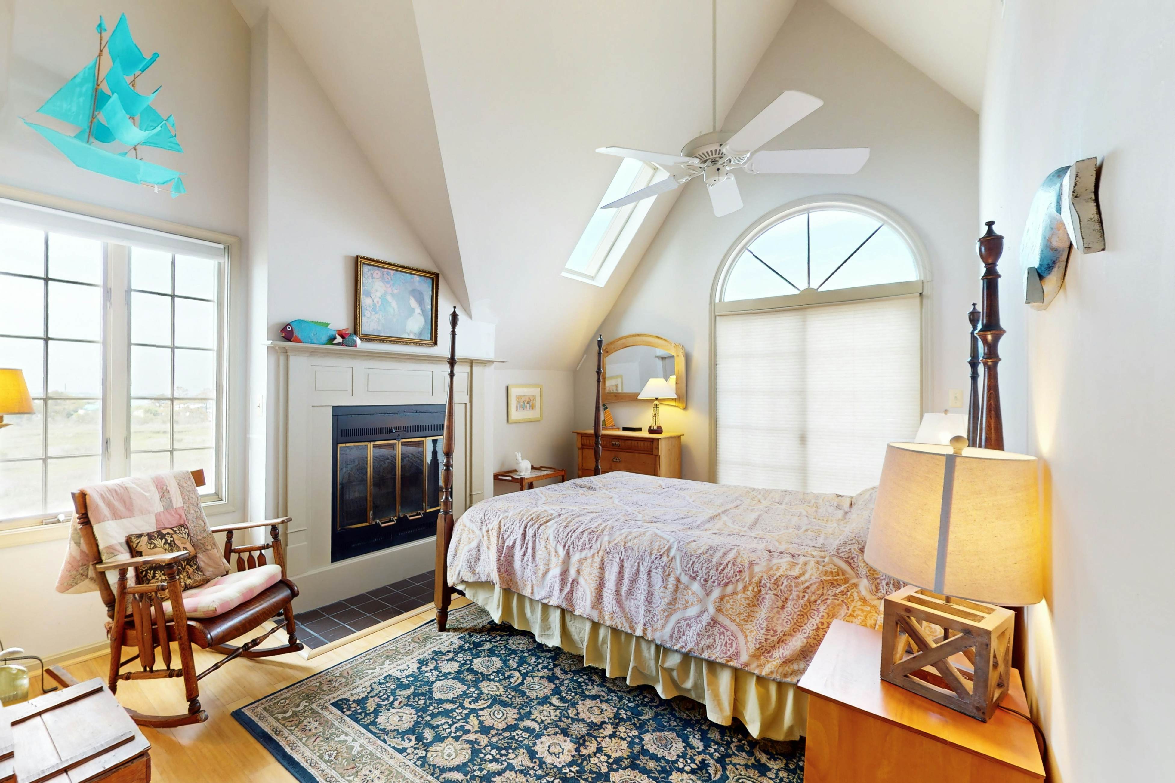 Seatowne - 36912 Bayside Dr