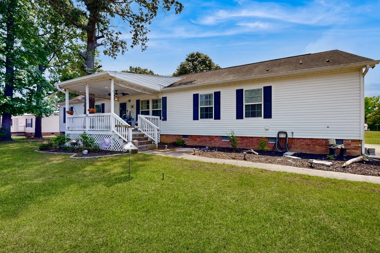 Campbell Lake House 4 BD Elloree, SC Vacation Rental Vacasa