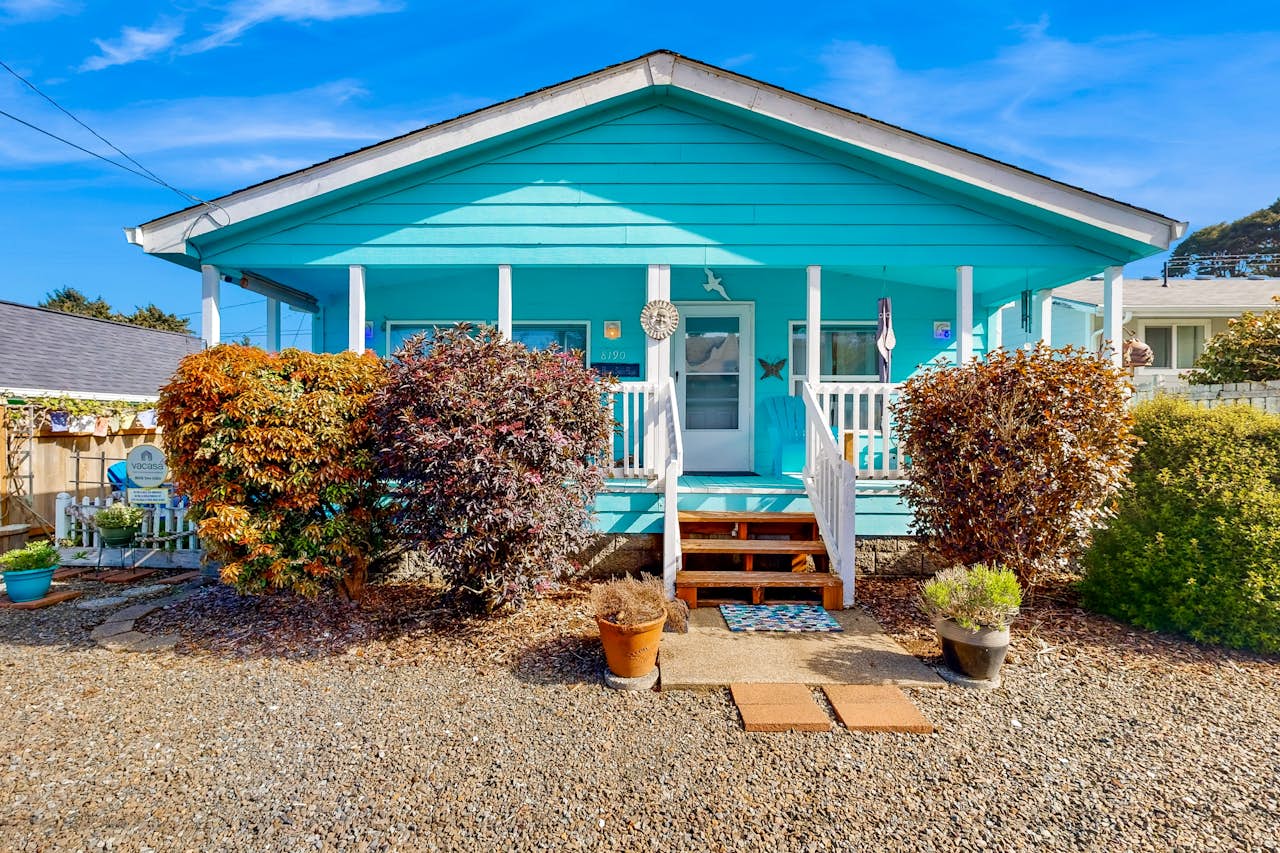 Blue Heaven Beach House 3 BD Rockaway Beach, OR Vacation Rental Vacasa