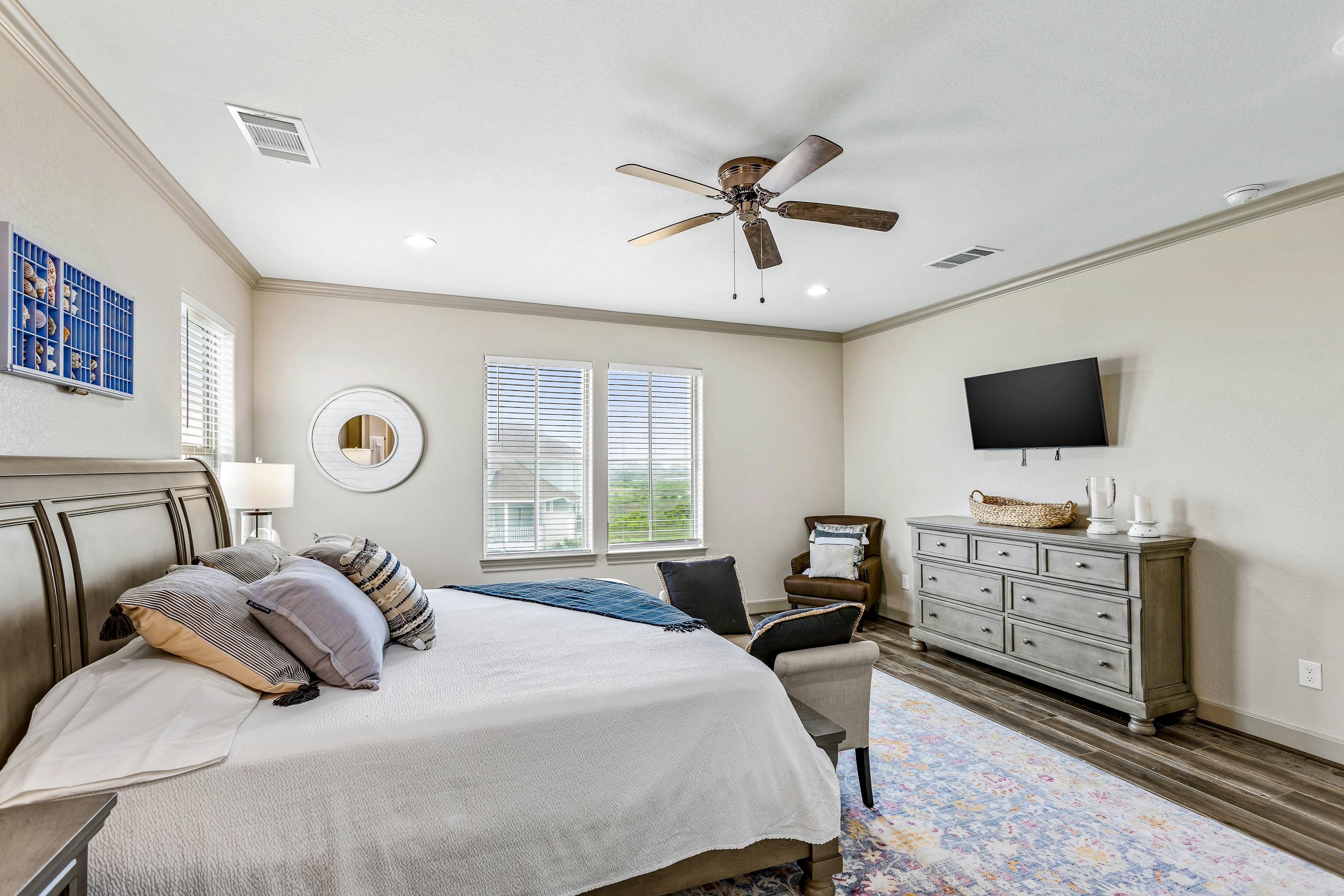 Pointe West - Bay Breeze Paradise