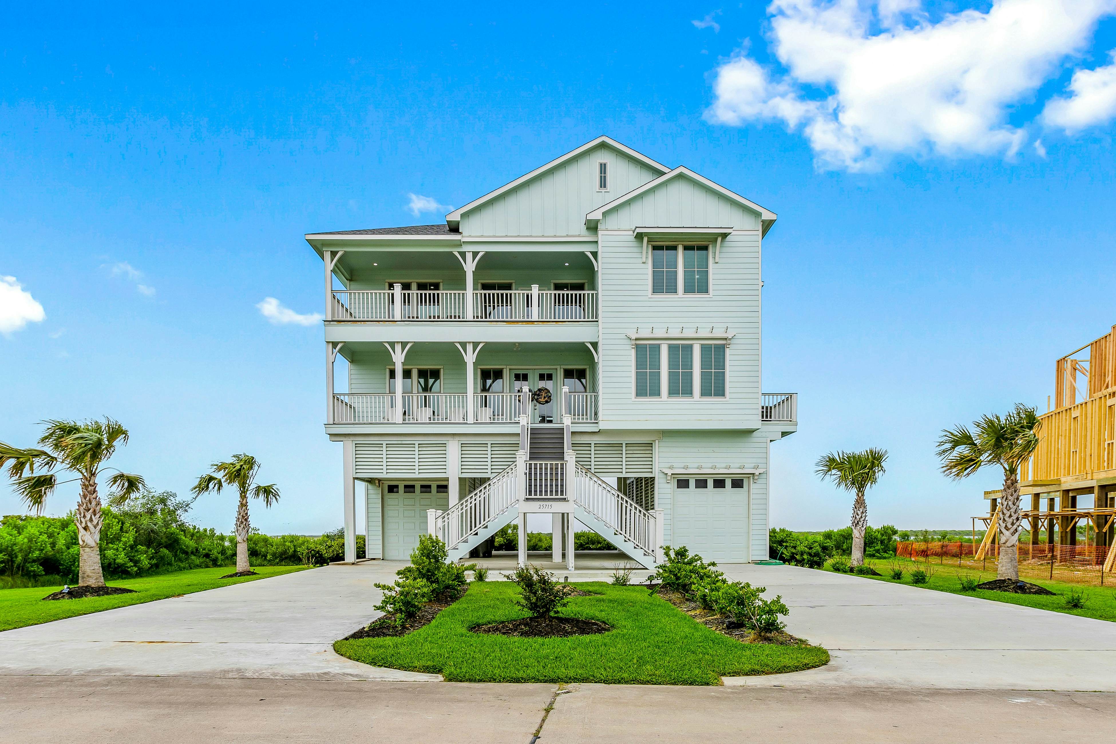 Pointe West - Bay Breeze Paradise