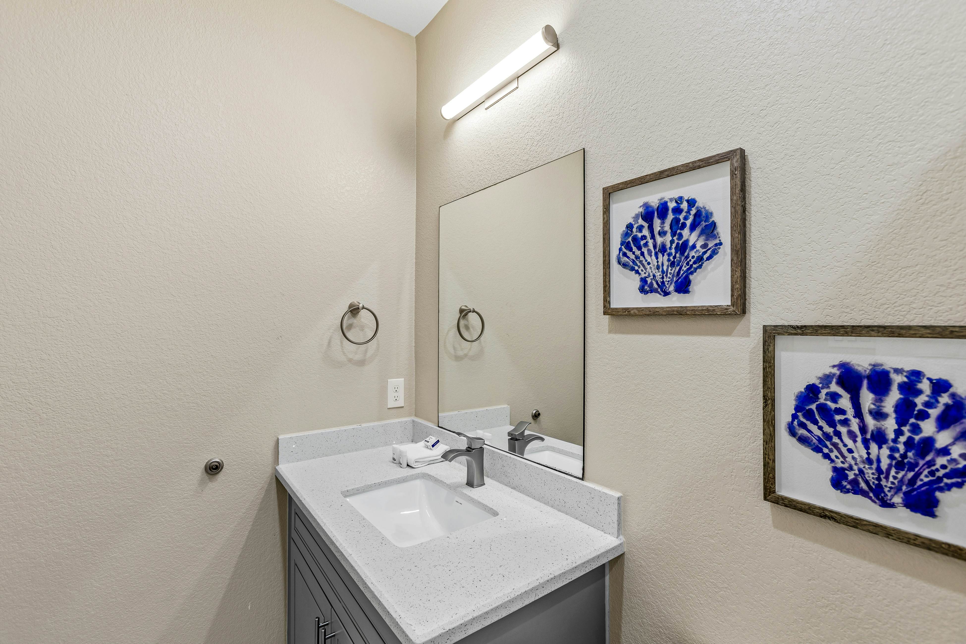 Pointe West - Bay Breeze Paradise