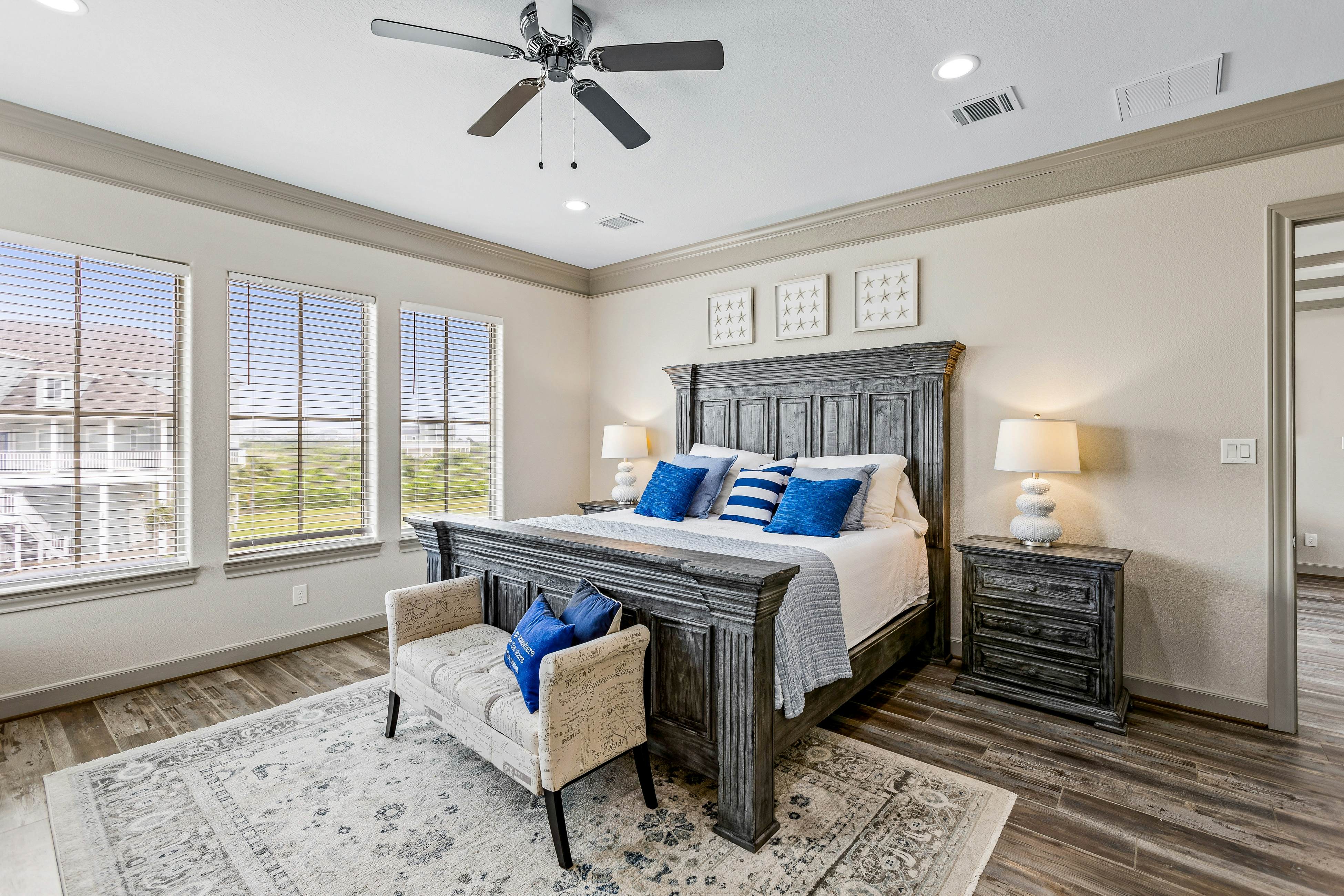 Pointe West - Bay Breeze Paradise