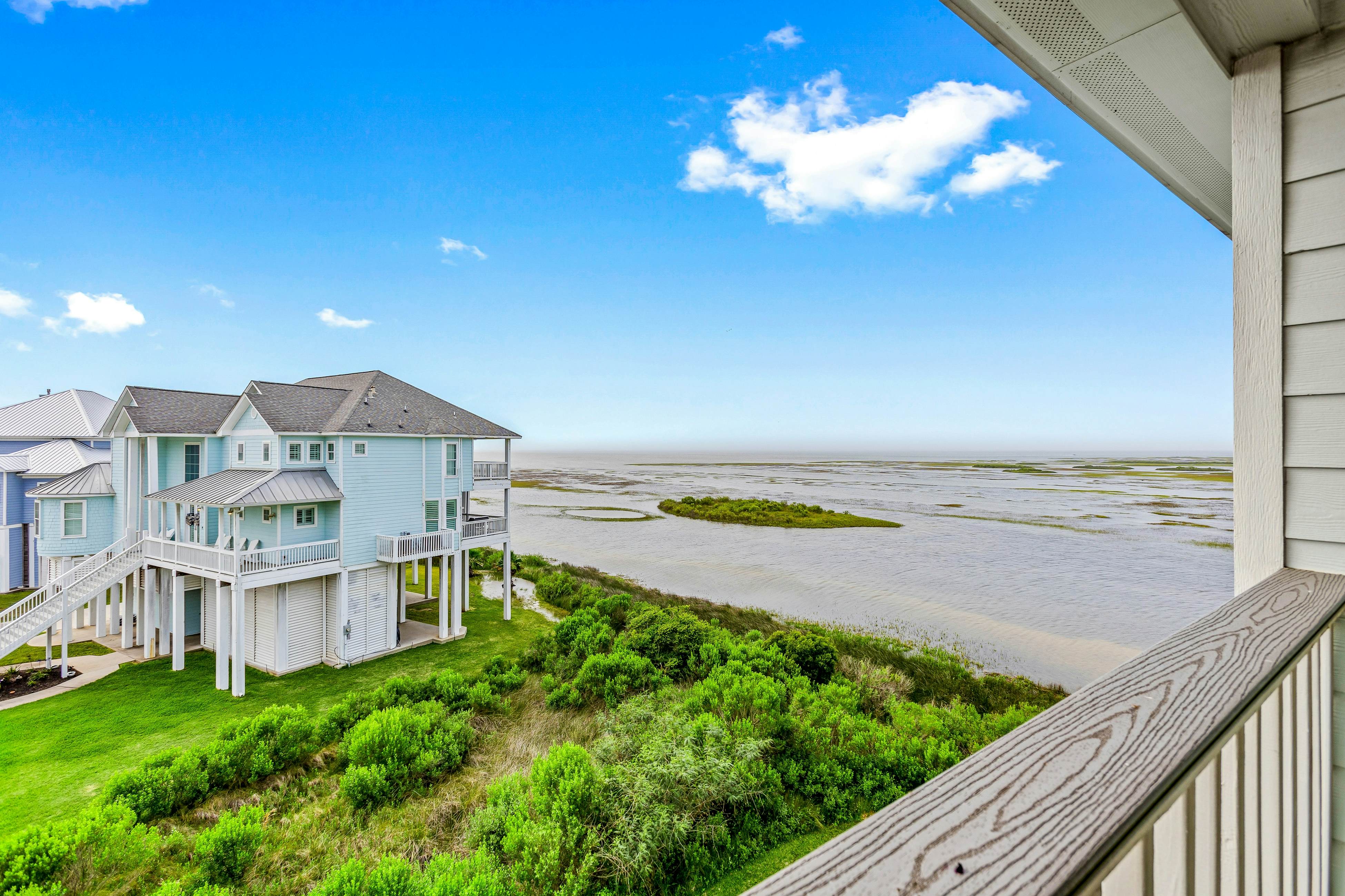 Pointe West - Bay Breeze Paradise