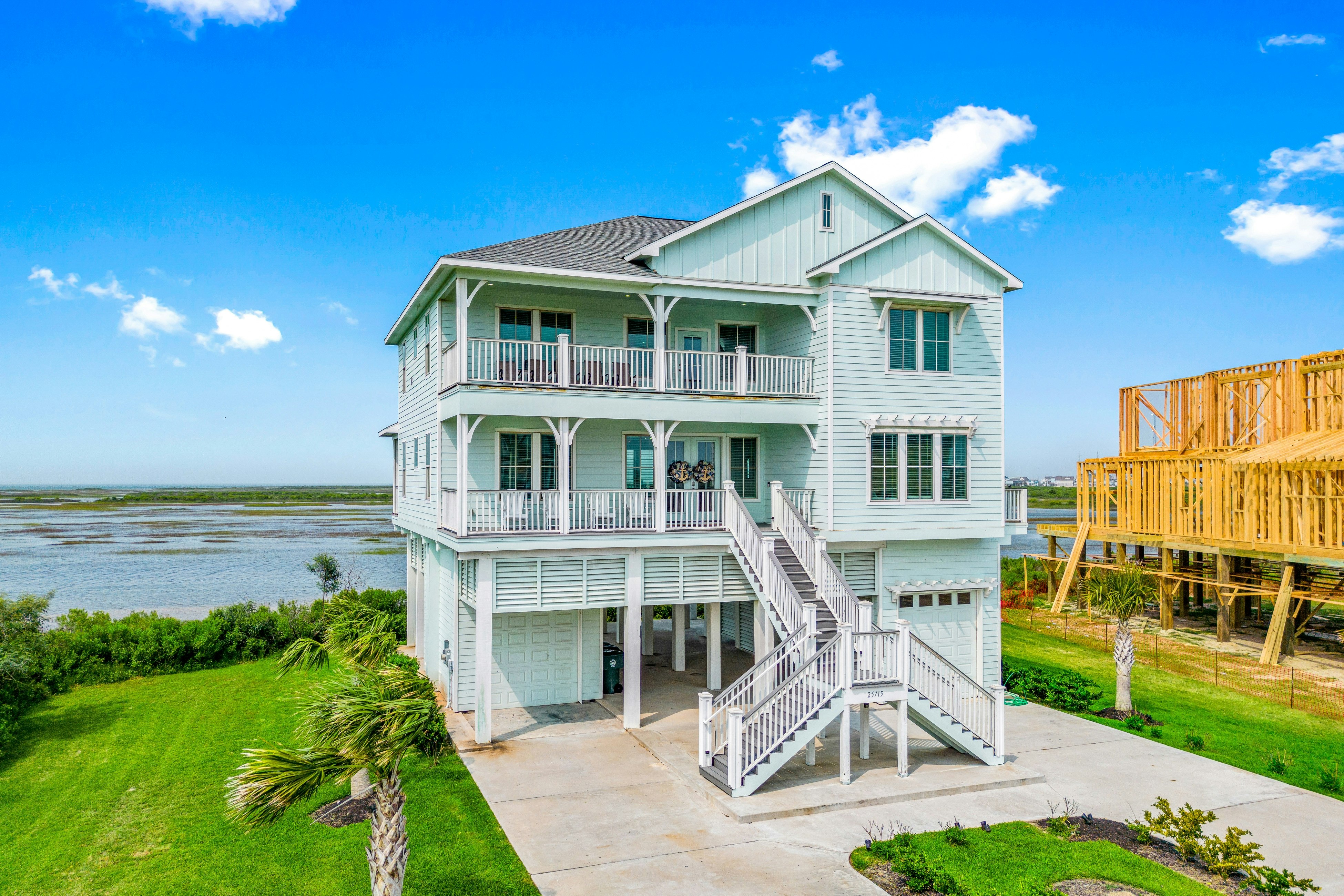 Pointe West - Bay Breeze Paradise