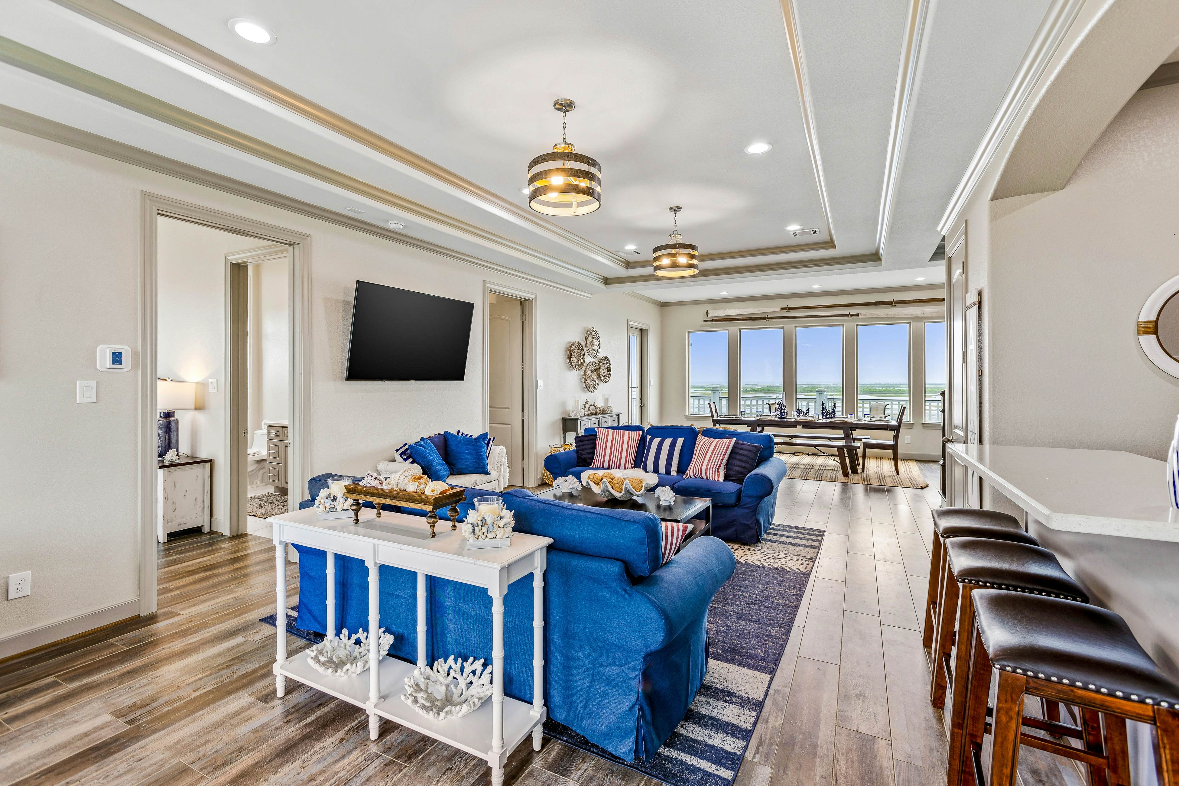 Pointe West - Bay Breeze Paradise