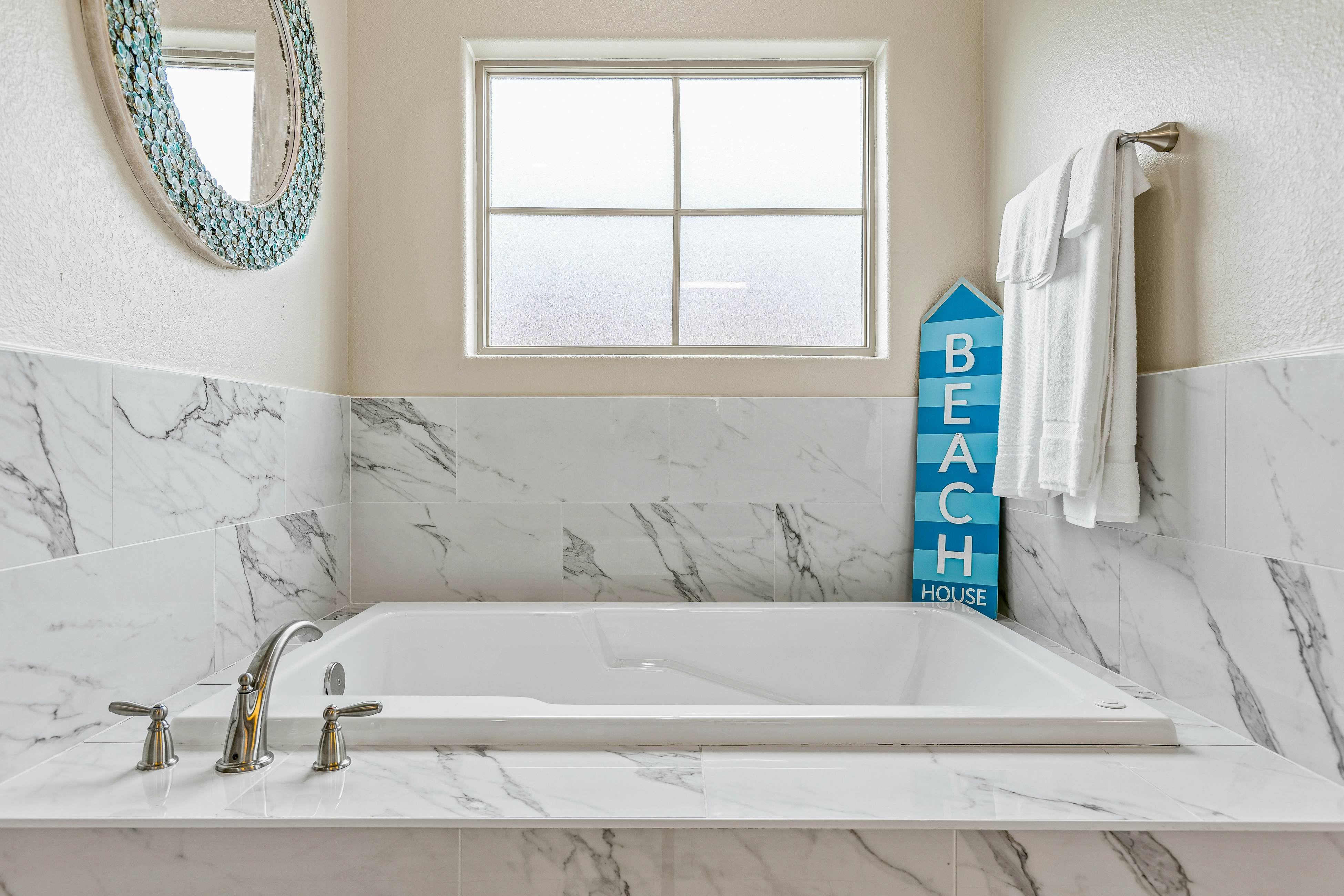 Pointe West - Bay Breeze Paradise