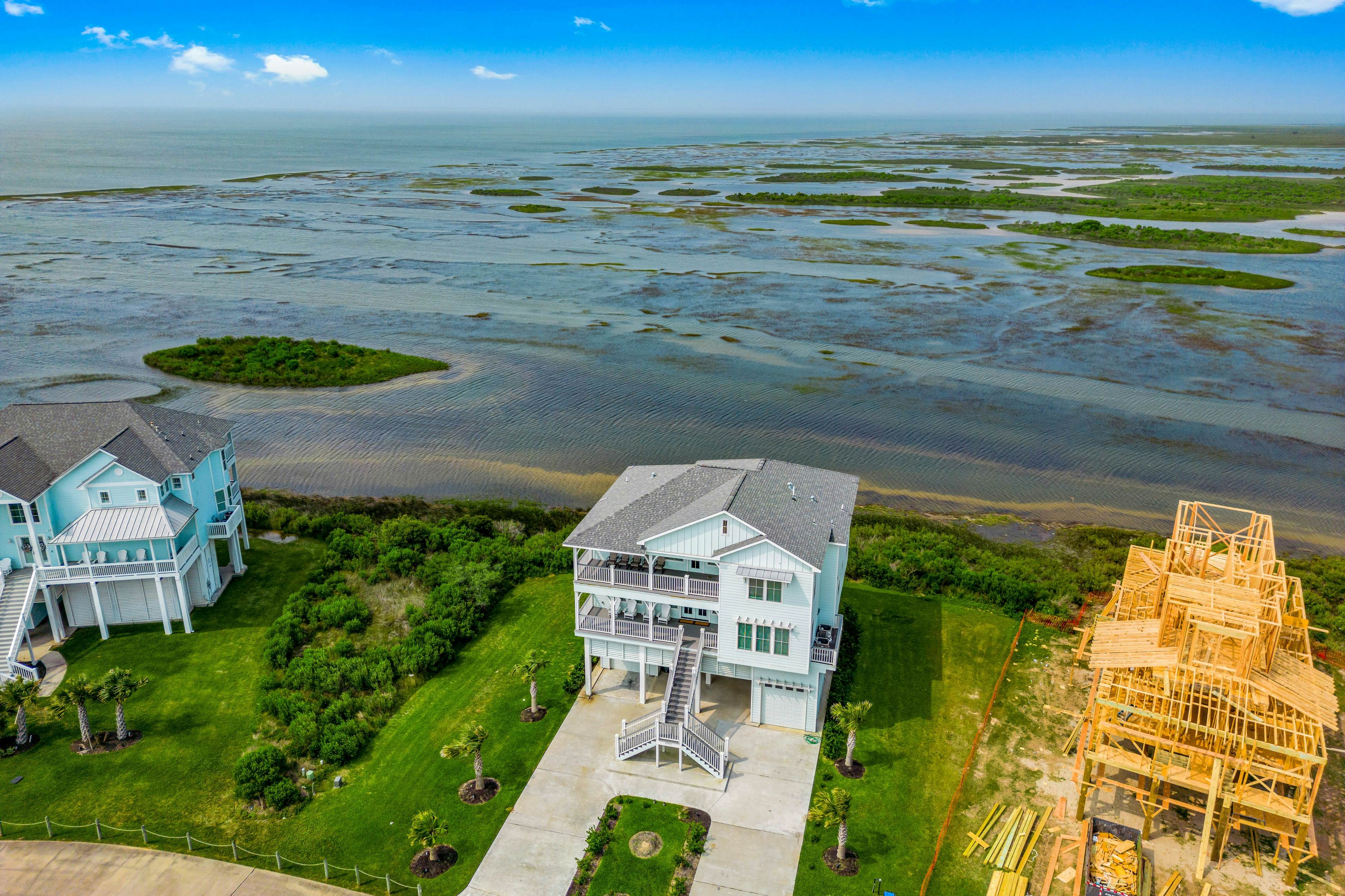 Pointe West - Bay Breeze Paradise