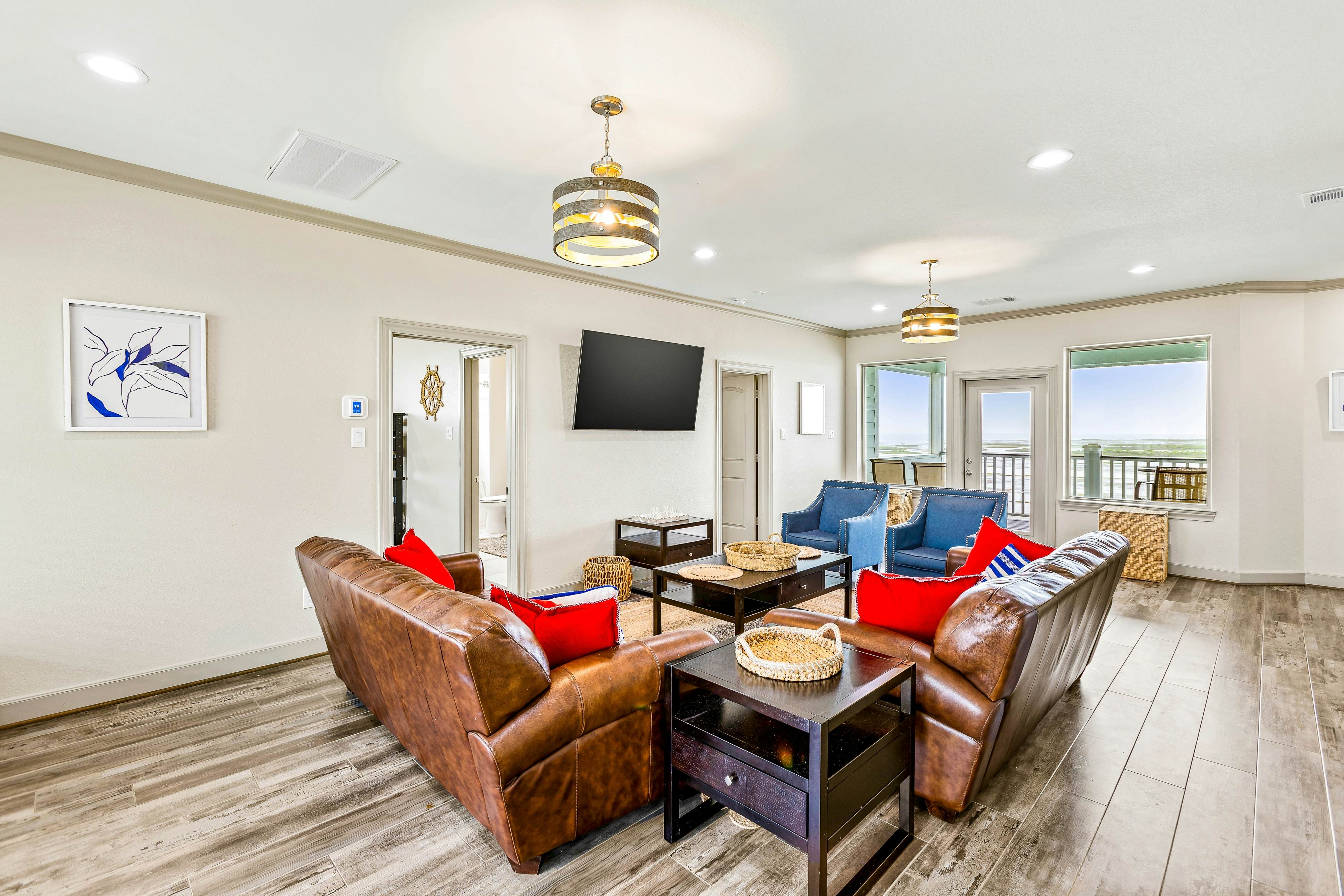 Pointe West - Bay Breeze Paradise