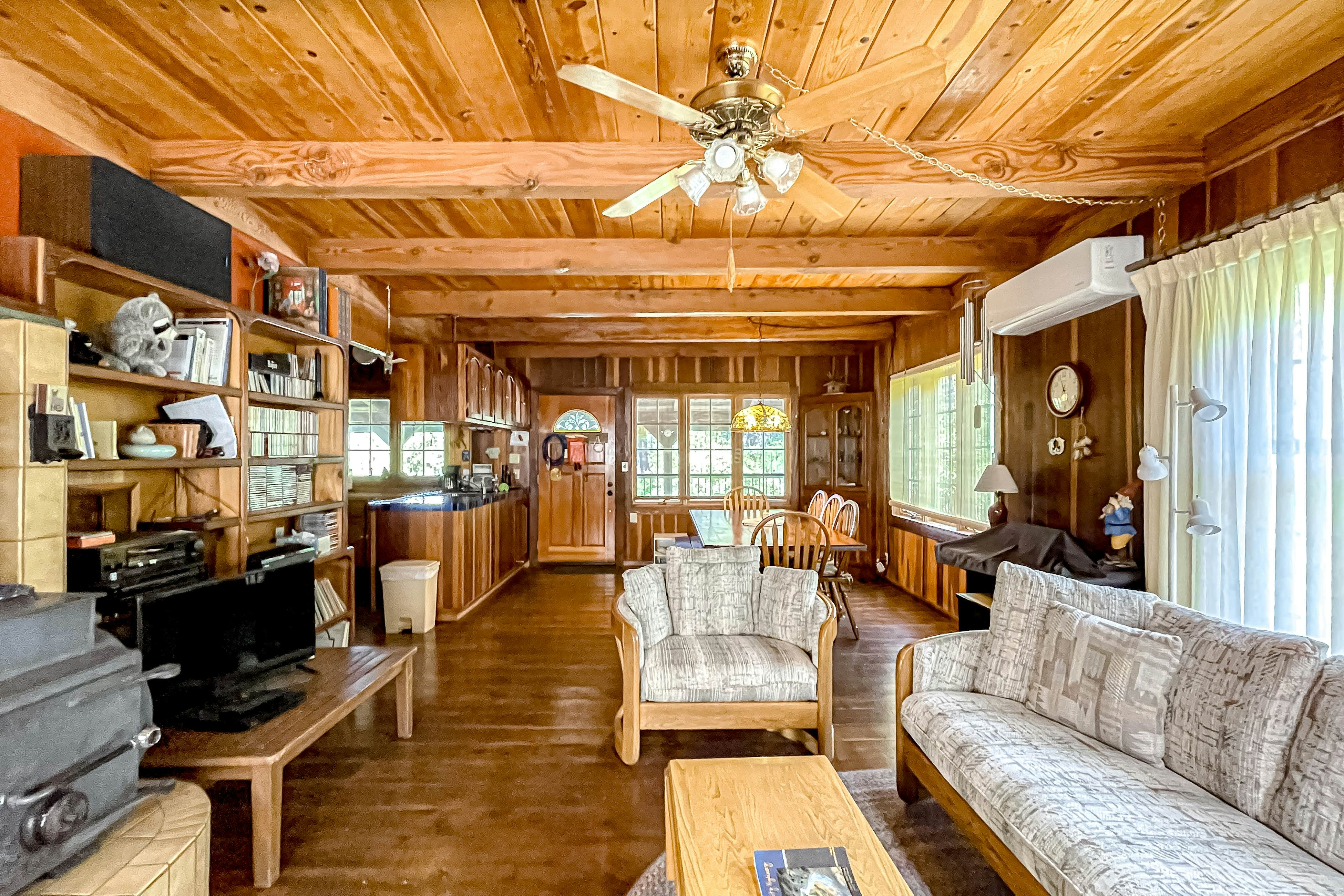 Cozy Trinity Cottage