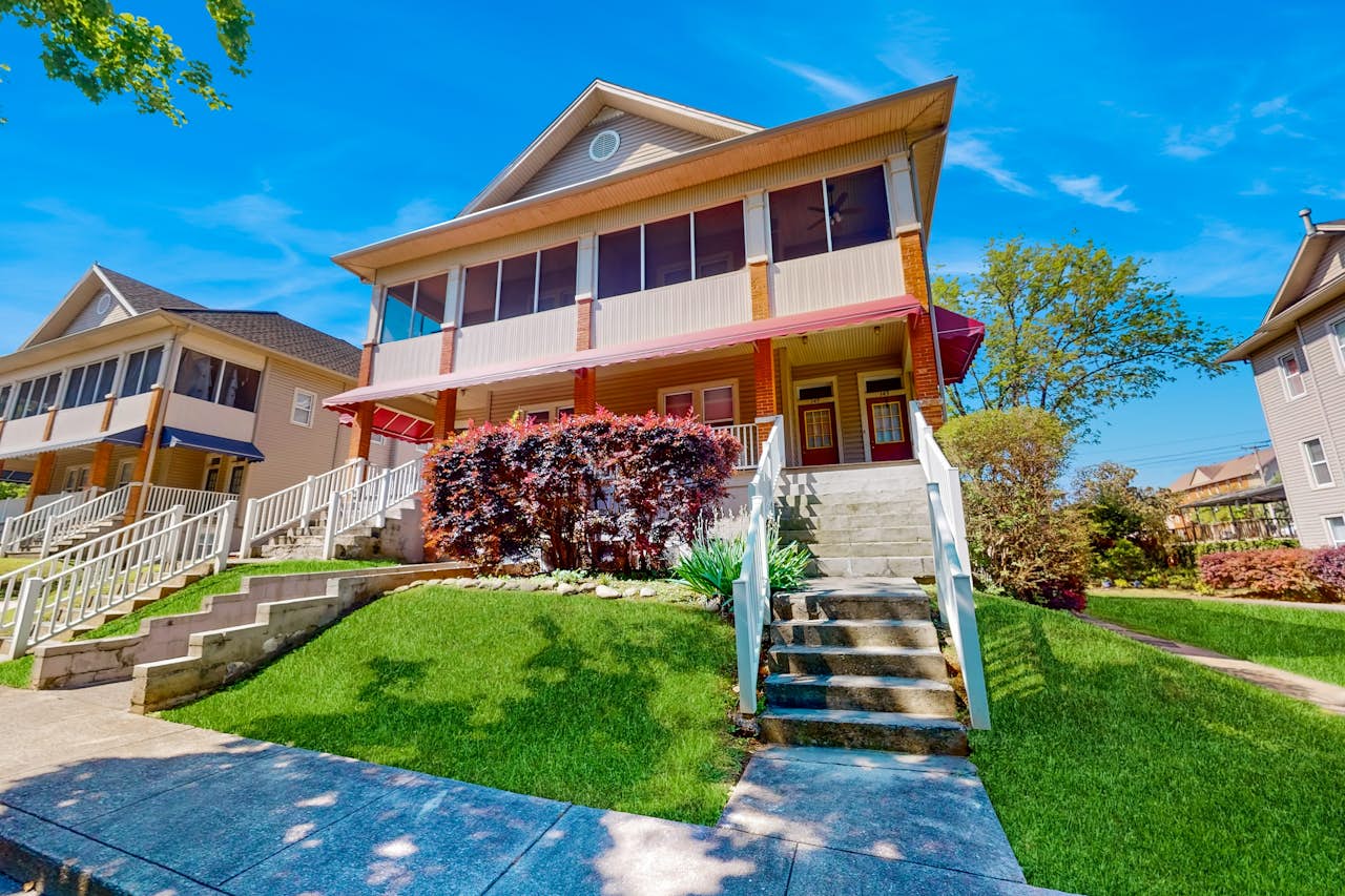 Merry in Maryville 2 BD Maryville, TN Vacation Rental Vacasa