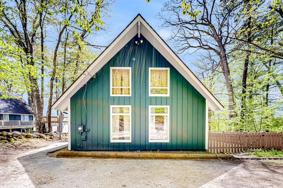 Lakeside Lullaby 4 BD Wolfeboro, NH Vacation Rental Vacasa