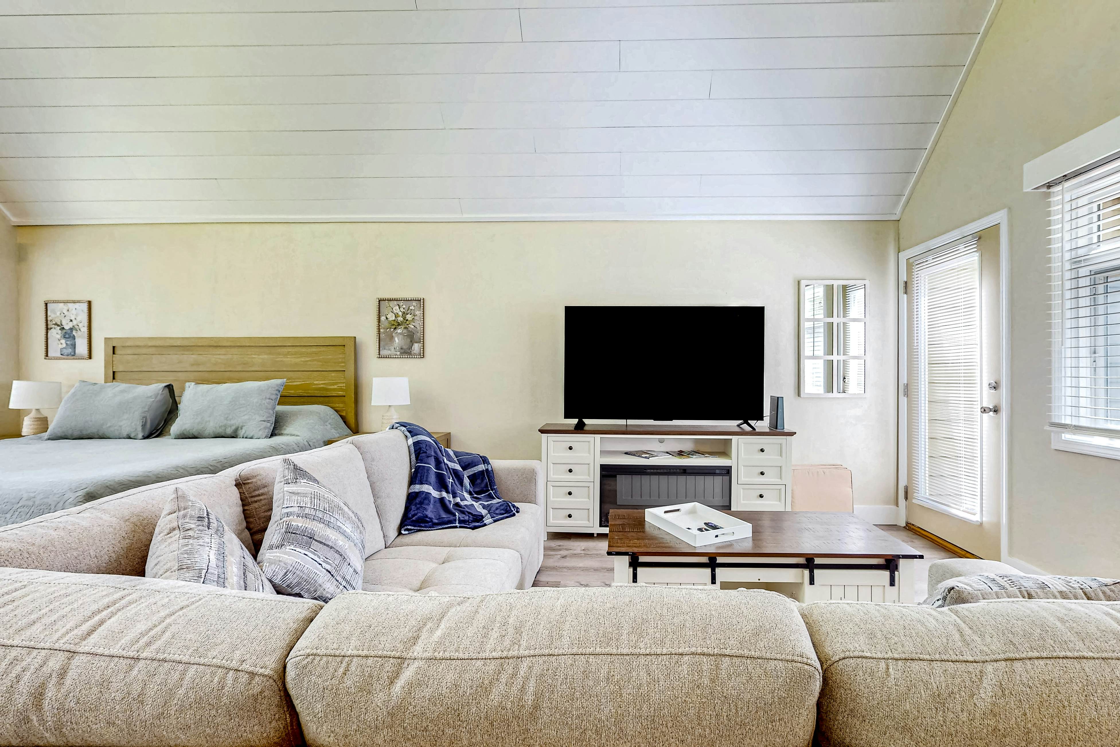 Sapphire Serenity - Studio