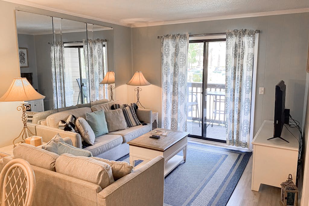 1st floor condo with  balcony, pools, tennis & close to beach — Hilton Head, SC — vacation rental