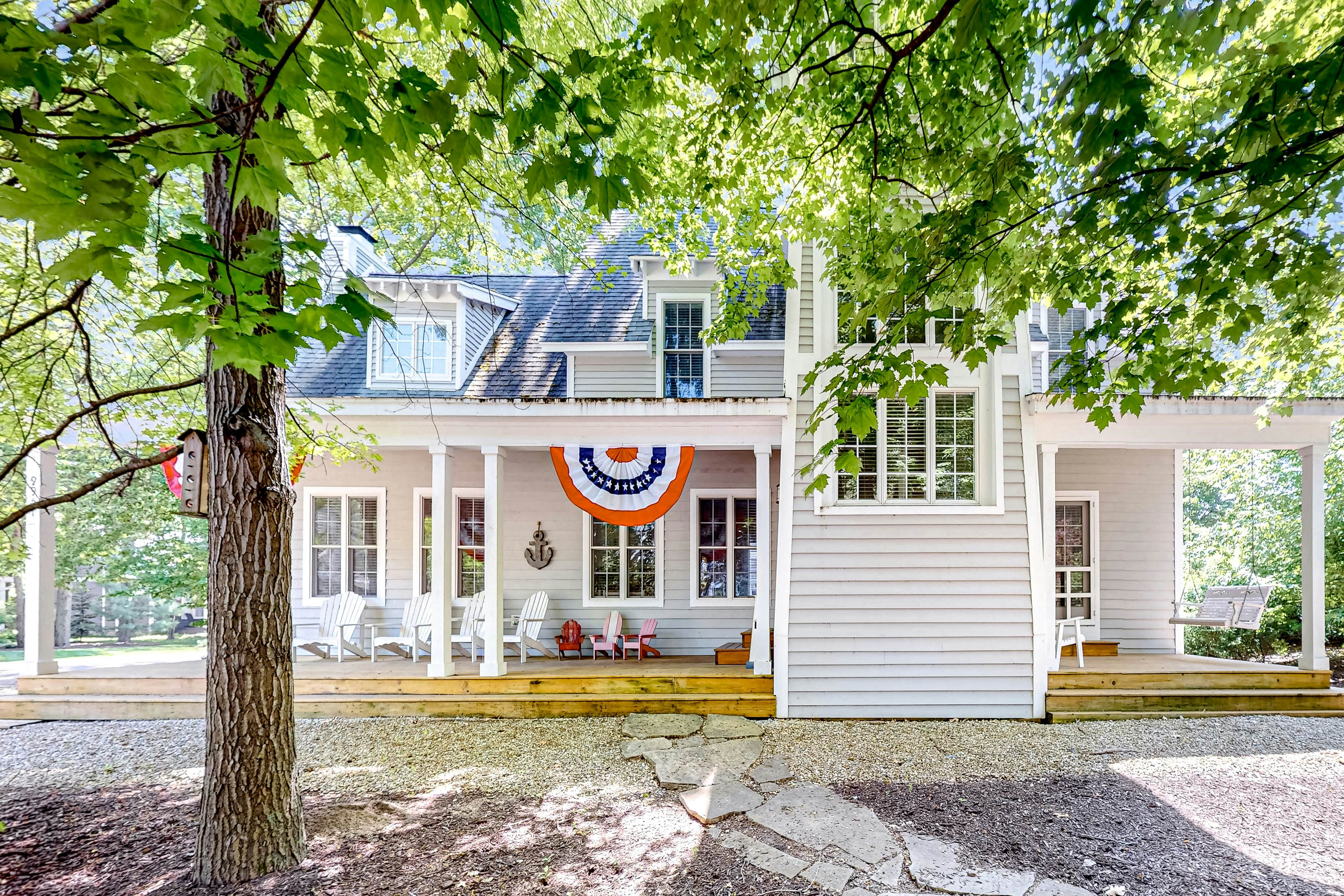 The Lighthouse in Lakeshore Cottages